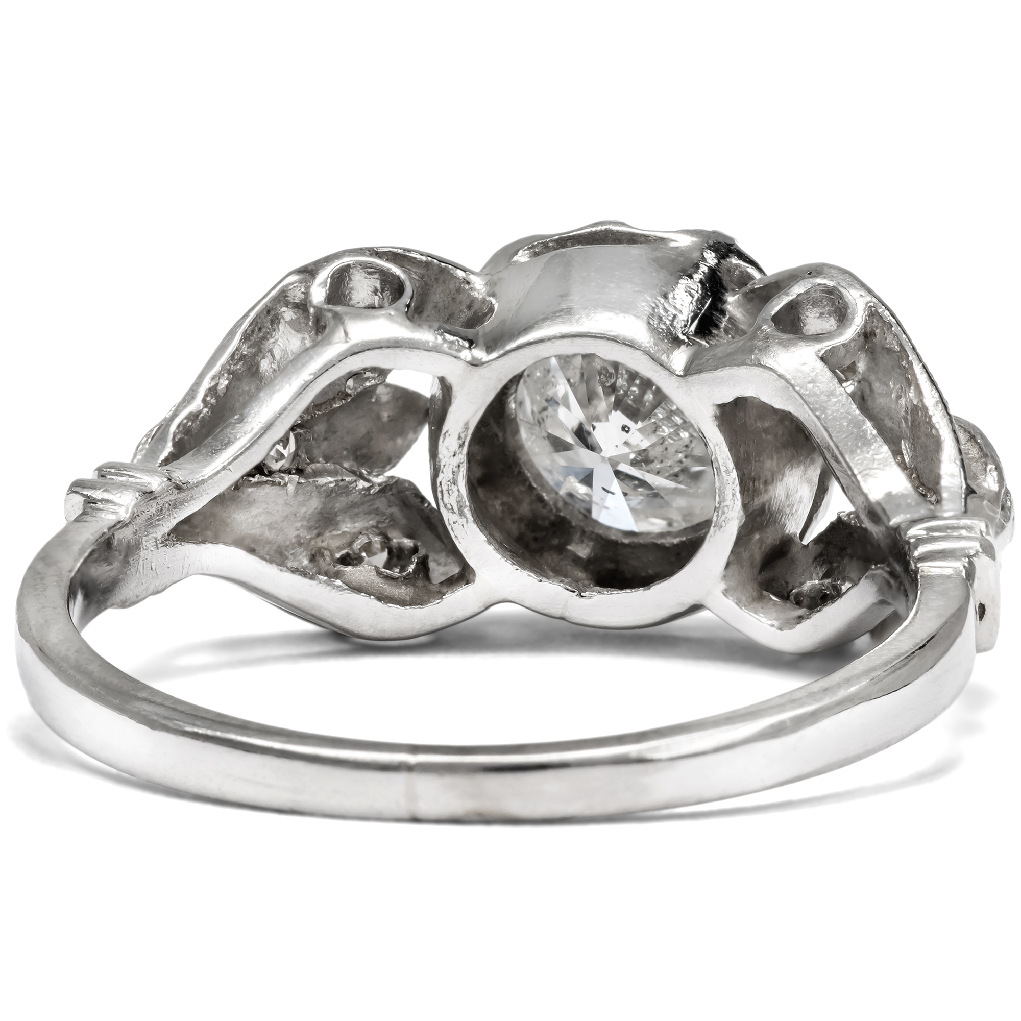 Timeless Vintage Diamond Ring in Platinum, c. 1950 Timeless Vintage Diamond Ring in Platinum, c. 1950