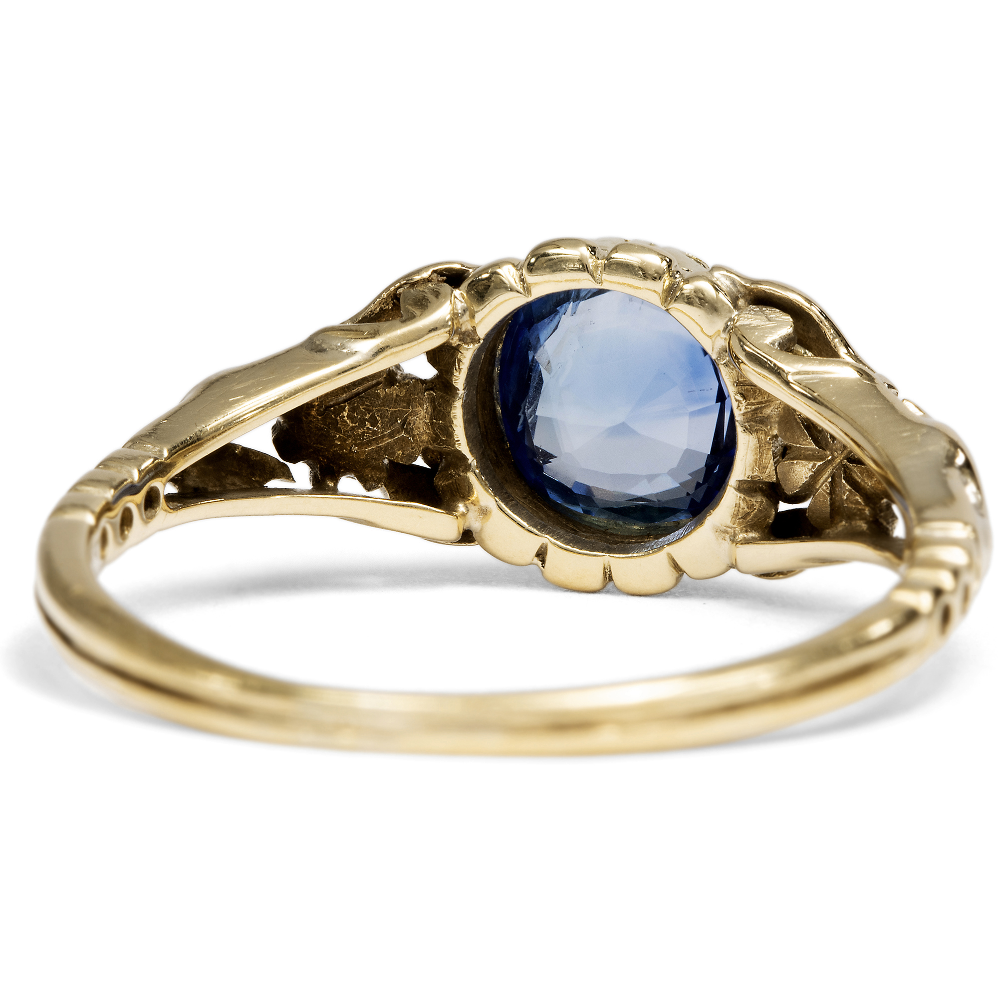 Delicate Antique Ring with Sapphire & Diamonds in Gold & Silver, c. 1920 Delicate Antique Ring with Sapphire & Diamonds in Gold & Silver, c. 1920