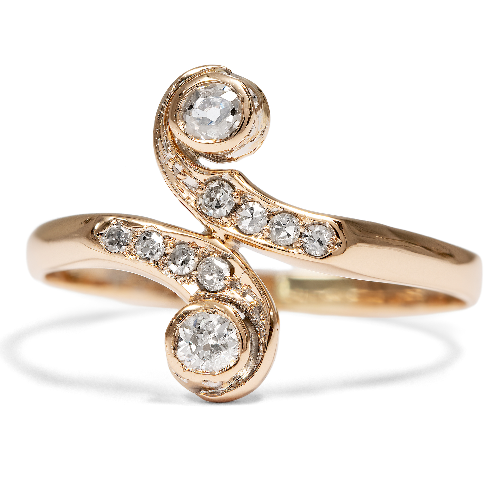 Delicate Toi-et-moi Diamond Ring in Rose Gold, c. 1900 Delicate Toi-et-moi Diamond Ring in Rose Gold, c. 1900