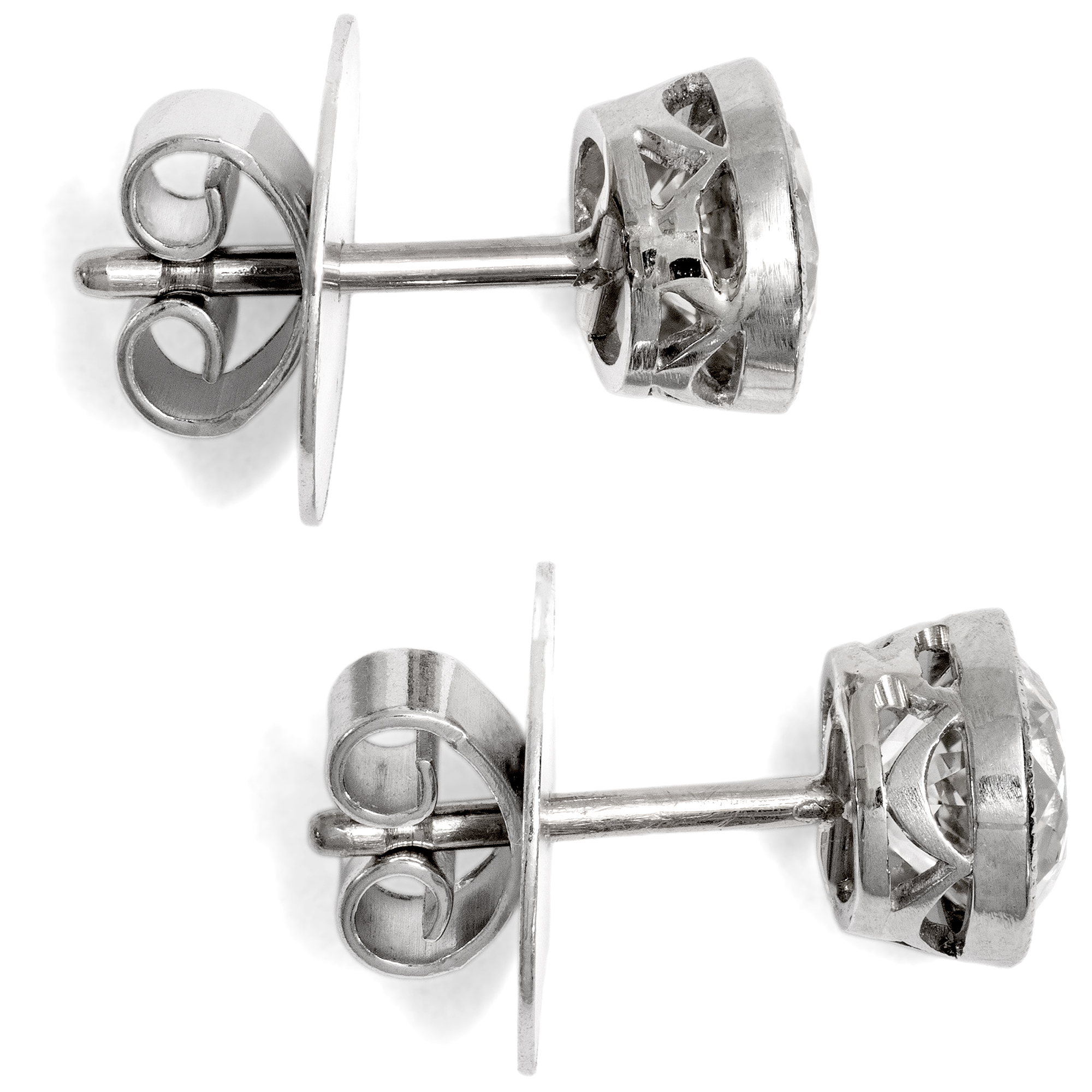 Schlichte Ohrstecker mit 1,70 ct Diamanten im Altschliff in Weißgold, um 1925 Schlichte Ohrstecker mit 1,70 ct Diamanten im Altschliff in Weißgold, um 1925