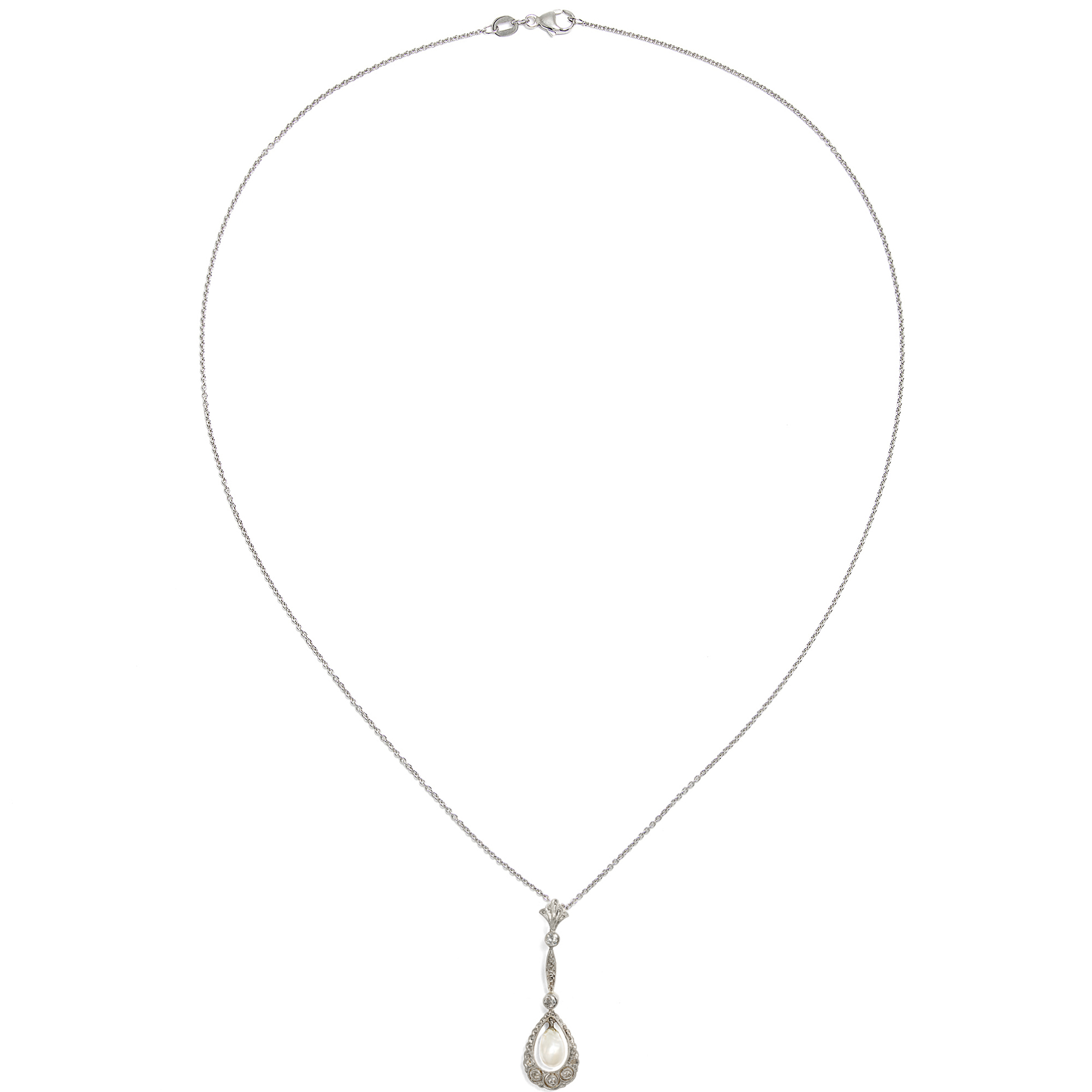 Antiker Anhänger mit natürlicher Blisterperle & Diamanten, um 1910 Antiker Anhänger mit natürlicher Blisterperle & Diamanten, um 1910