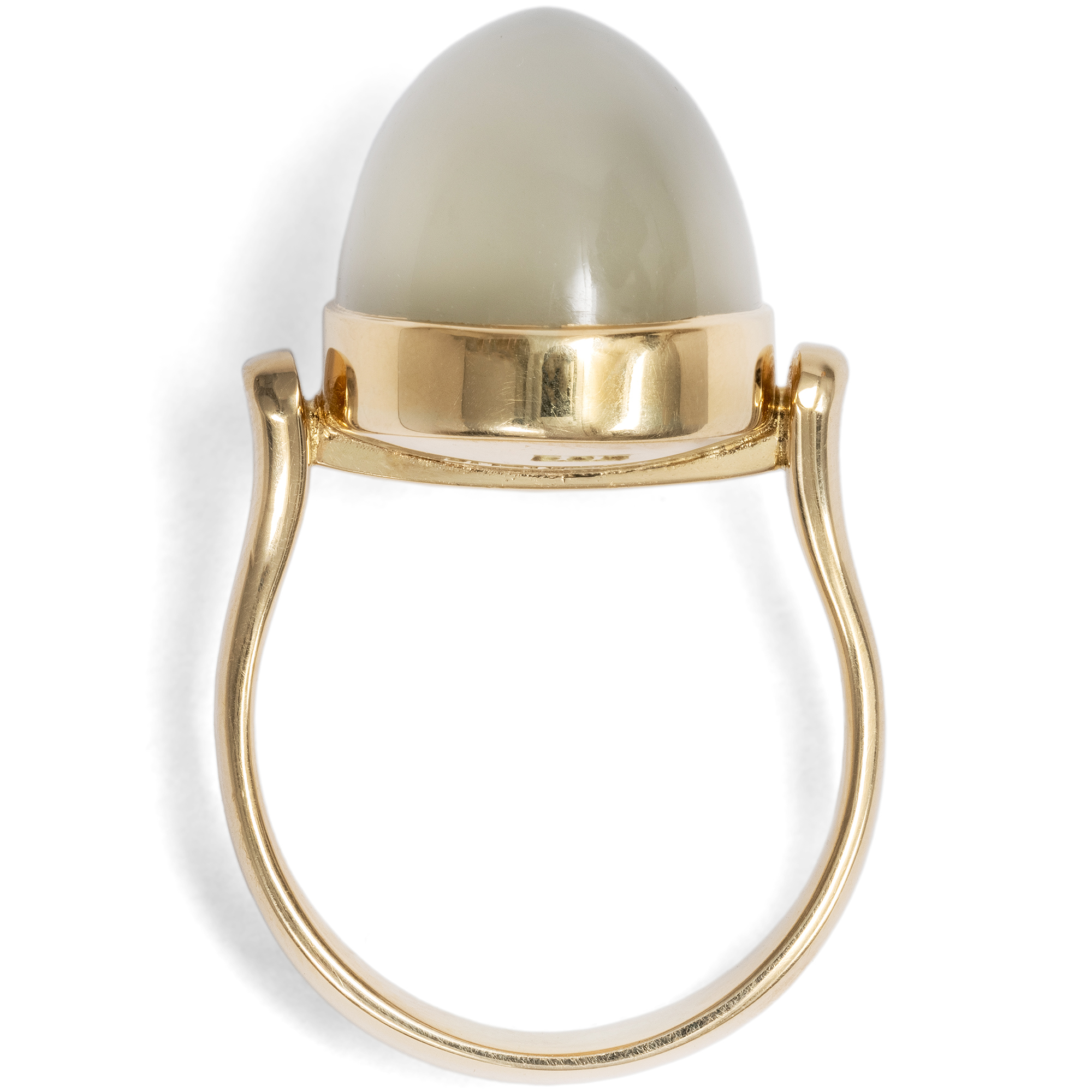 Mid-Century Ring von Bent Gabrielsen mit Mondstein in Gold, Dänemark um 1975 Mid-Century Ring von Bent Gabrielsen mit Mondstein in Gold, Dänemark um 1975