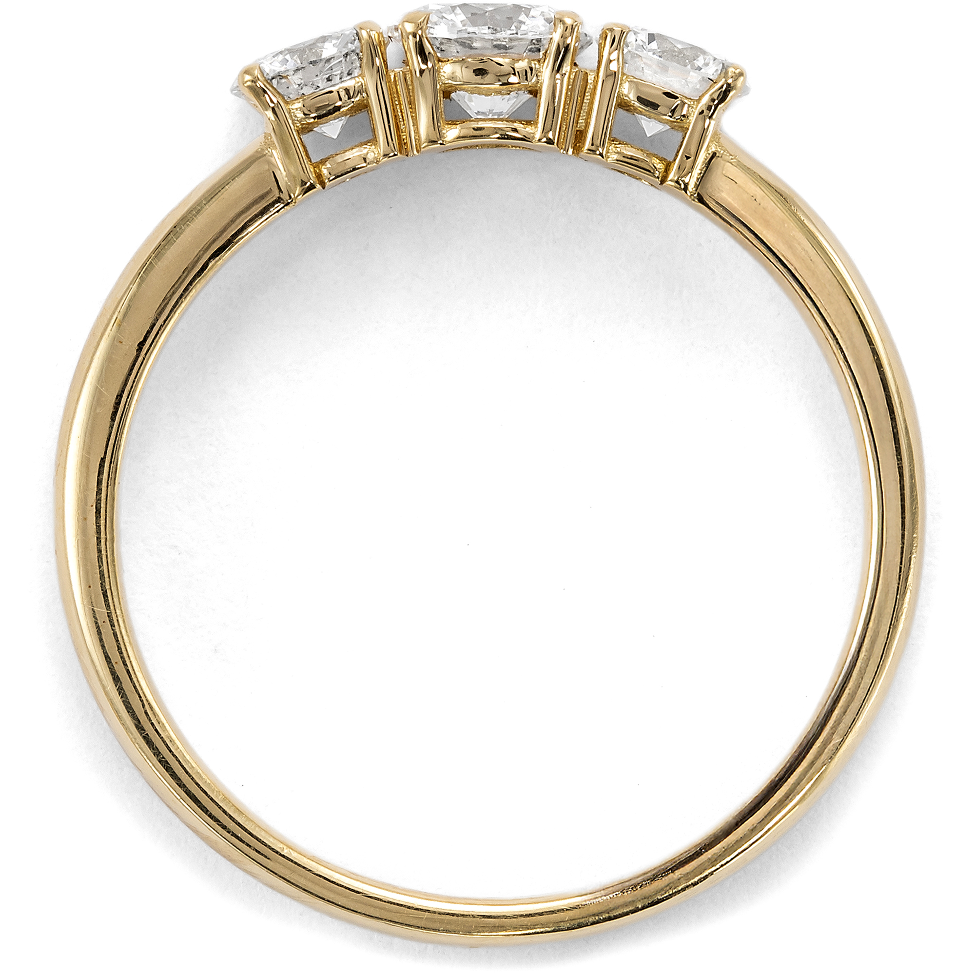 Funkelnder „Trilogie“-Ring mit vintage Brillanten in Gelbgold aus unserer Werkstatt Funkelnder „Trilogie“-Ring mit vintage Brillanten in Gelbgold aus unserer Werkstatt