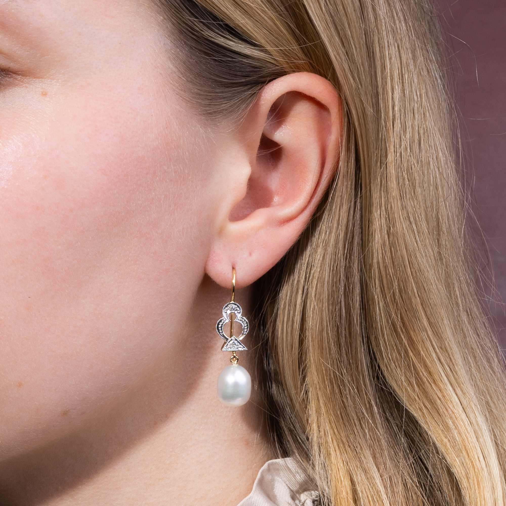 Ohrringe aus antiken Elementen mit Diamanten, Perlen, Gold & Platin, aus unserer Werkstatt Ohrringe aus antiken Elementen mit Diamanten, Perlen, Gold & Platin, aus unserer Werkstatt