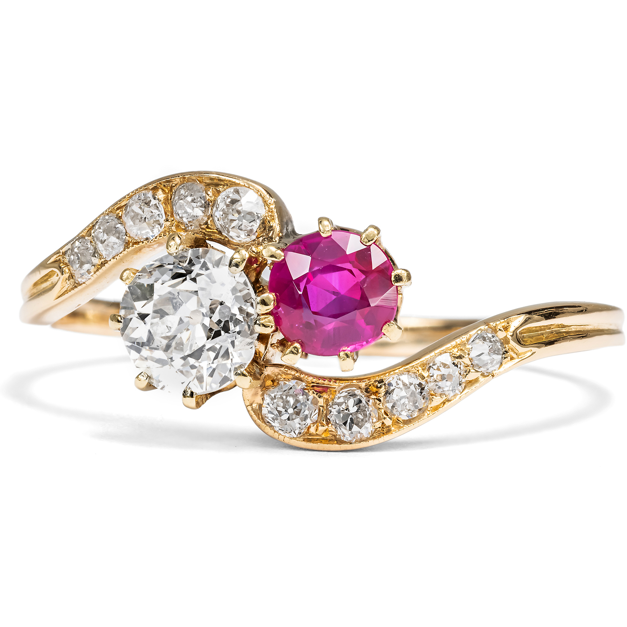 Exquisite Antique Gold Ring with Burmese Ruby & Diamonds, c. 1900 Exquisite Antique Gold Ring with Burmese Ruby & Diamonds, c. 1900