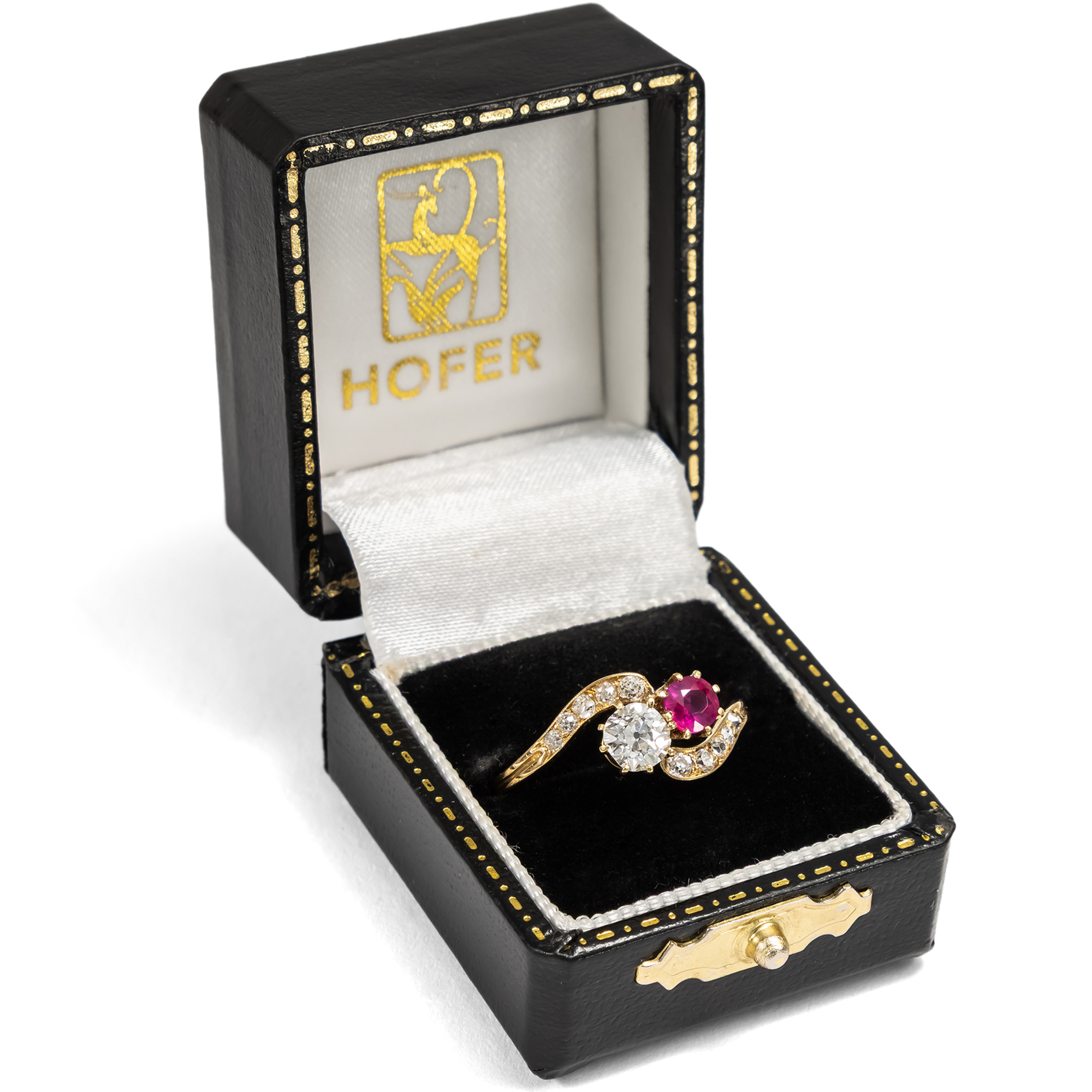 Exquisite Antique Gold Ring with Burmese Ruby & Diamonds, c. 1900 Exquisite Antique Gold Ring with Burmese Ruby & Diamonds, c. 1900