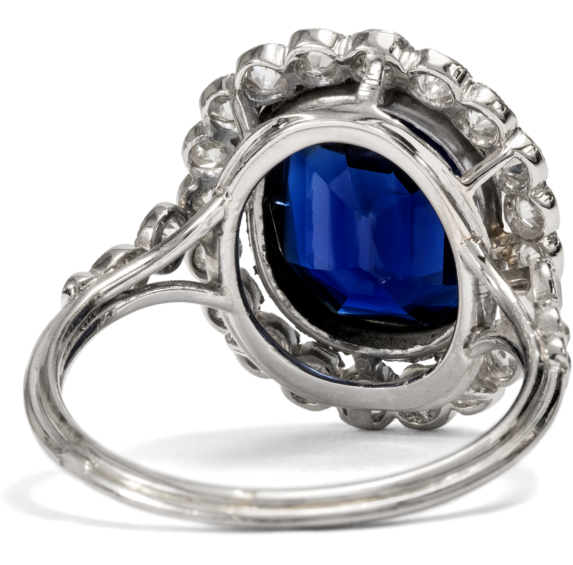 Antiker Ring aus Platin mit Saphir & Diamanten, Frankreich um 1930 Antiker Ring aus Platin mit Saphir & Diamanten, Frankreich um 1930