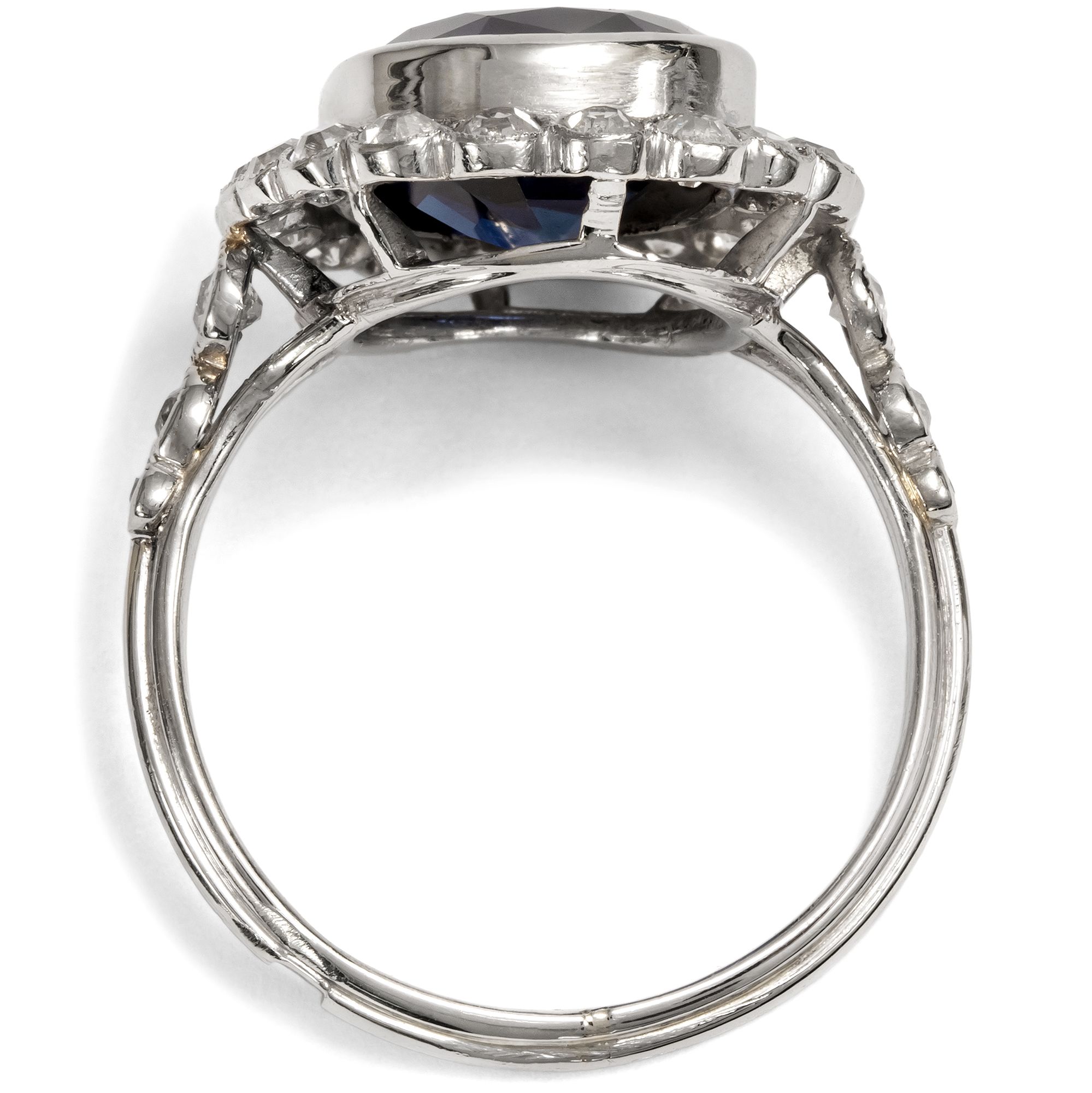 Antiker Ring aus Platin mit Saphir & Diamanten, Frankreich um 1930 Antiker Ring aus Platin mit Saphir & Diamanten, Frankreich um 1930