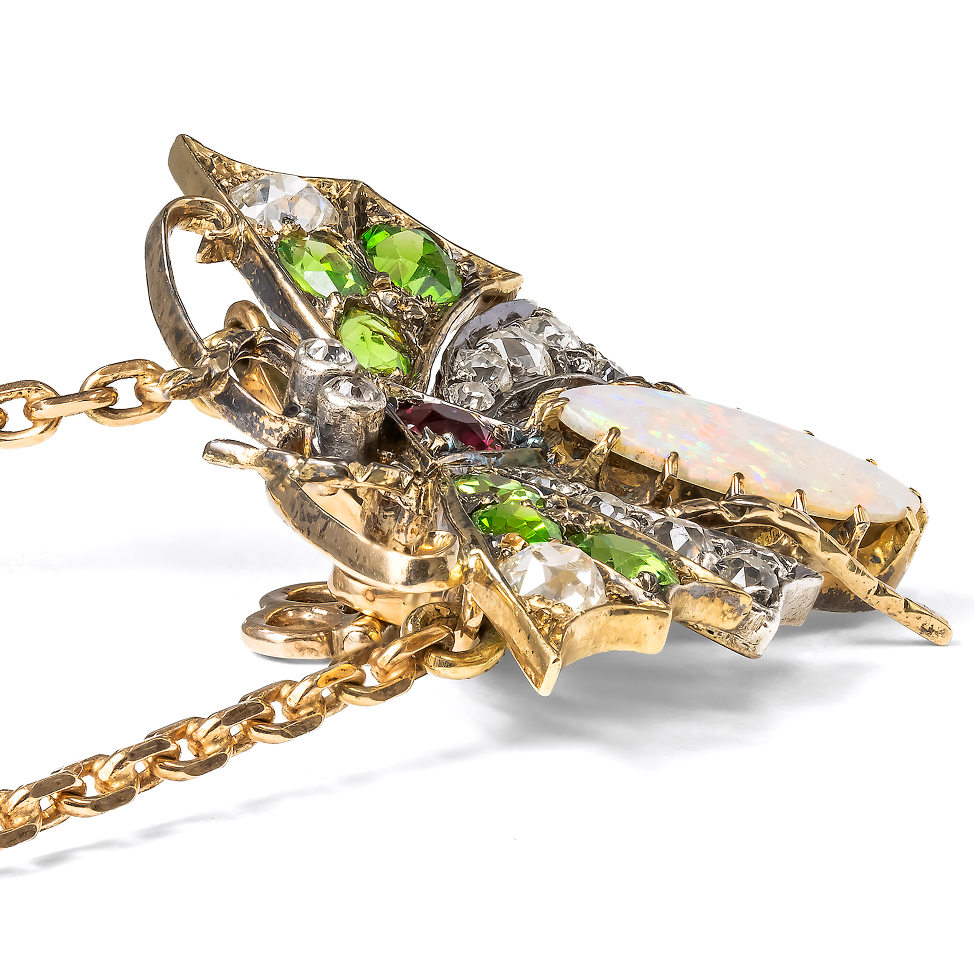 Fabelhafter Schmetterling mit Demantoiden, Diamanten und Opal, um 1900 Fabelhafter Schmetterling mit Demantoiden, Diamanten und Opal, um 1900