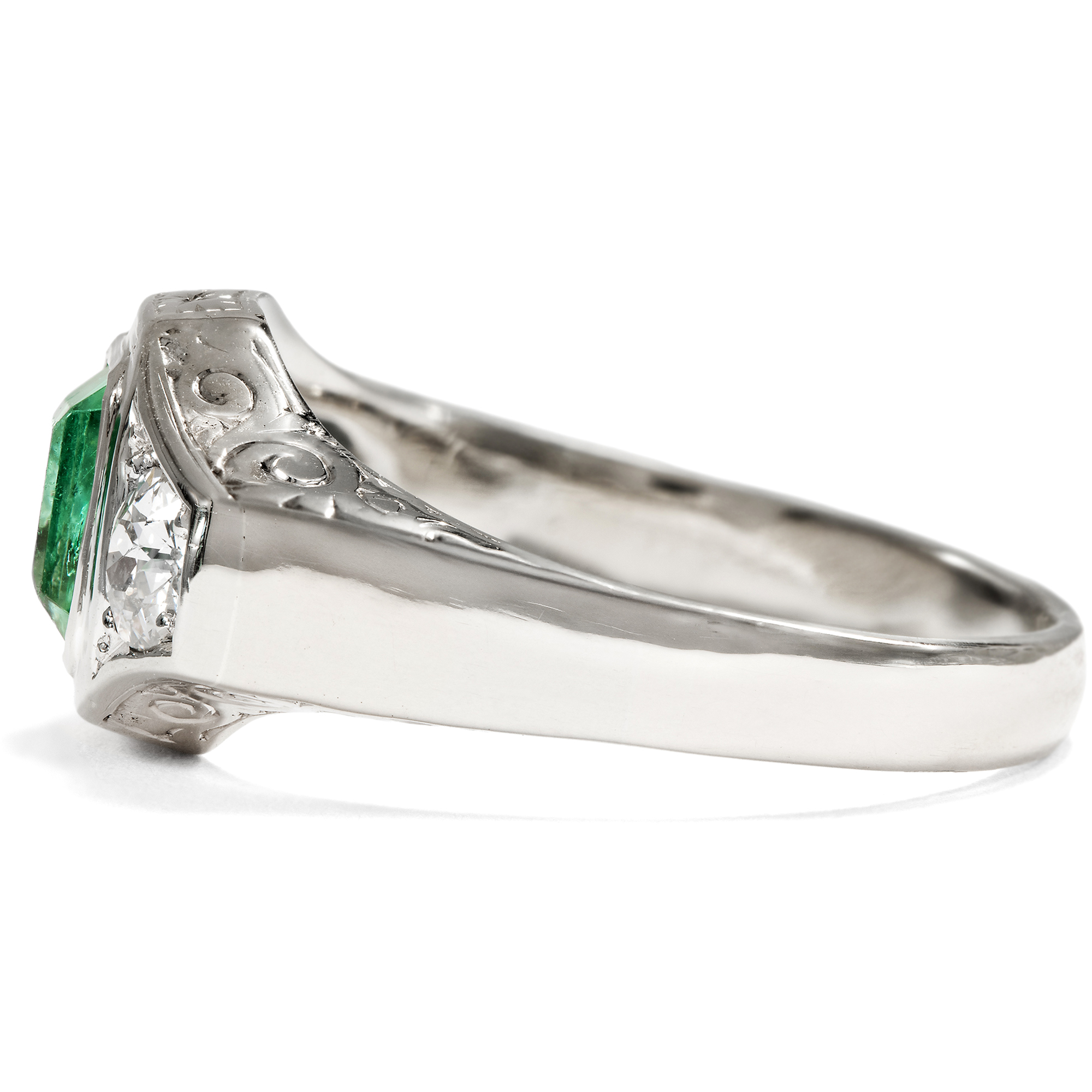 Edler Ring des Art Déco mit kolumbianischem Smaragd & Diamanten, um 1935 Edler Ring des Art Déco mit kolumbianischem Smaragd & Diamanten, um 1935
