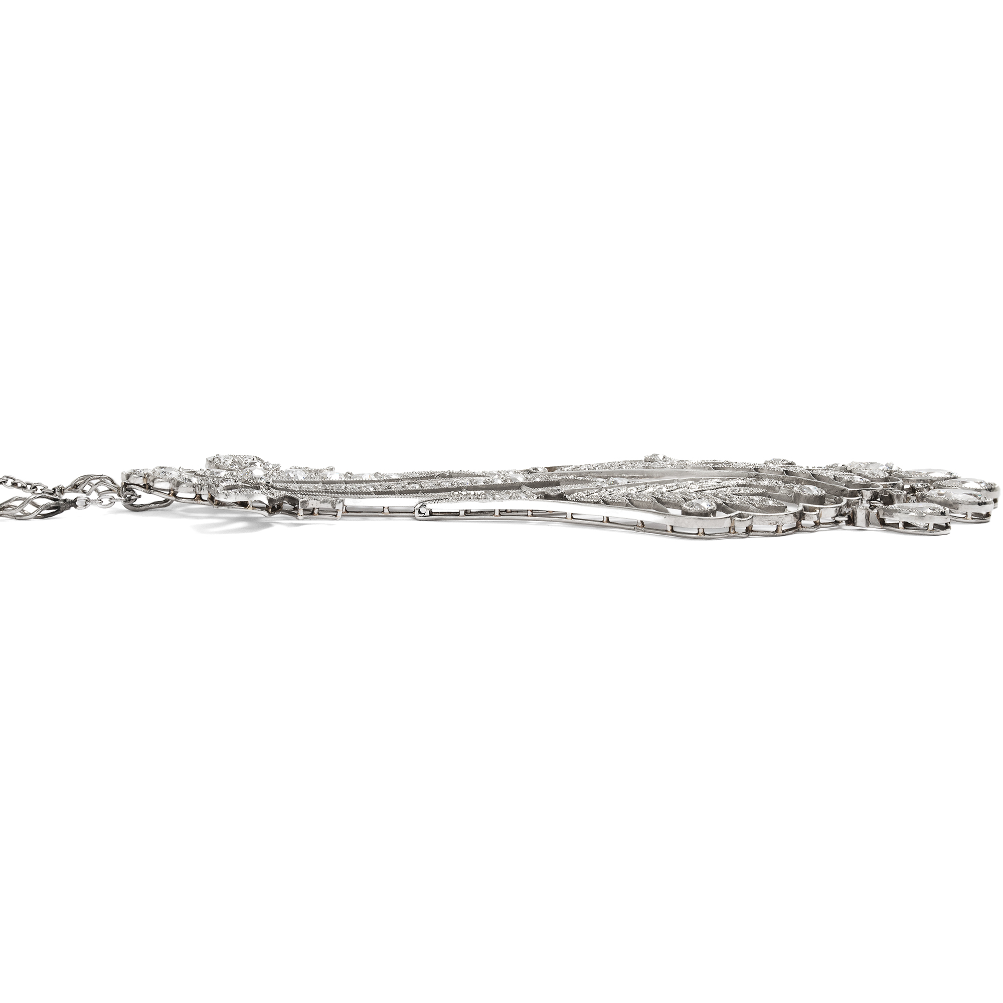 Großes Collier im „Garland Style“ mit Diamanten in Platin von Tiffany & Co, um 1915 Großes Collier im „Garland Style“ mit Diamanten in Platin von Tiffany & Co, um 1915