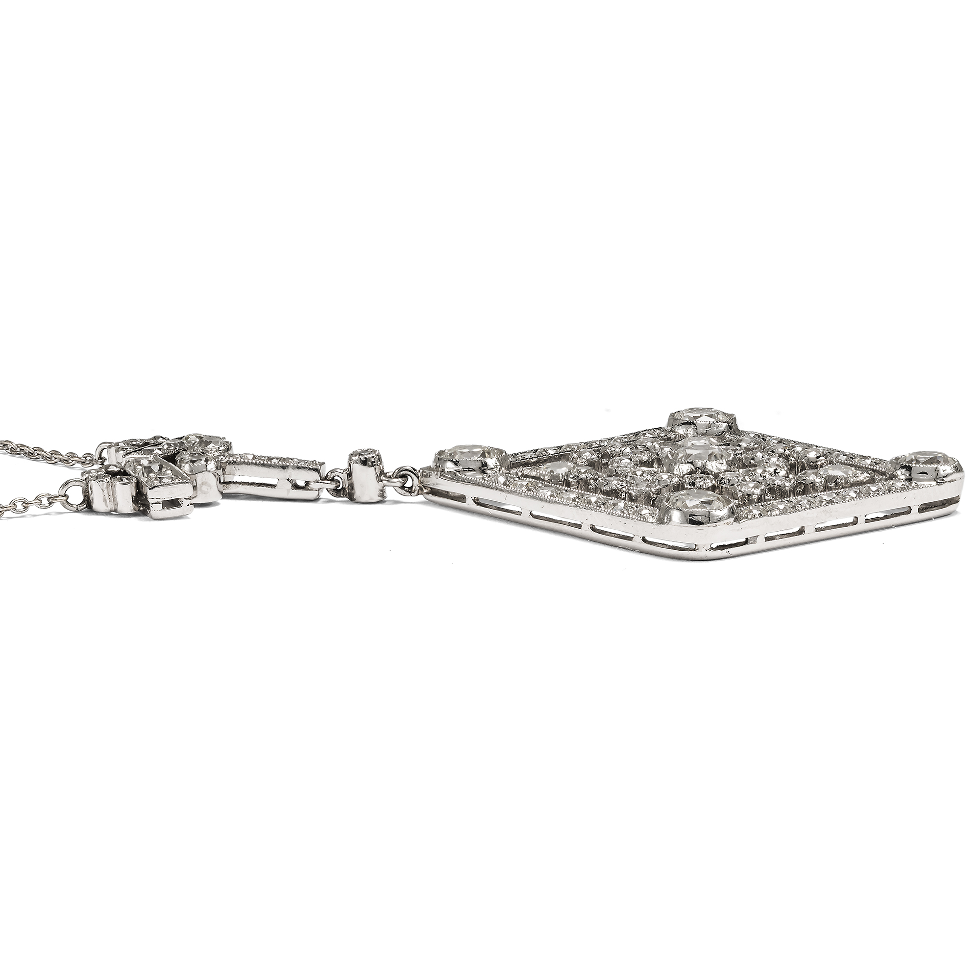 Elegantes Collier mit Diamanten in Platin der Belle Époque, um 1915 Elegantes Collier mit Diamanten in Platin der Belle Époque, um 1915