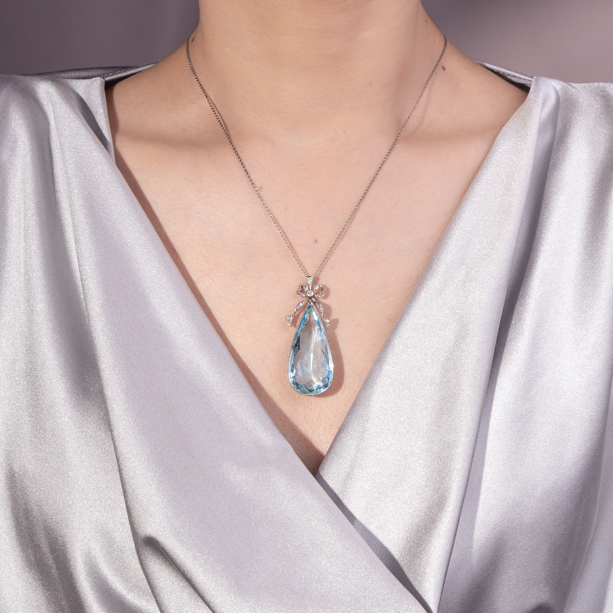 Antiker Anhänger mit Aquamarin & Diamanten vom Hofjuwelier J. H. Werner, Berlin, um 1915 Antiker Anhänger mit Aquamarin & Diamanten vom Hofjuwelier J. H. Werner, Berlin, um 1915