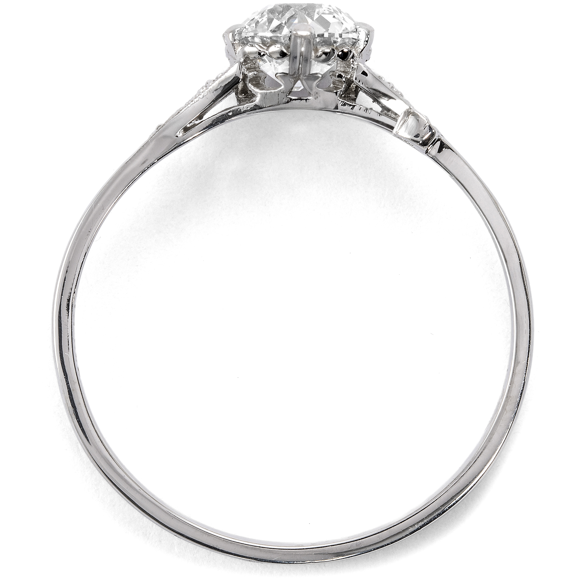 Zarter Ring aus unserer Werkstatt mit 0,83 ct „Old European Cut“ Diamant in Platin Zarter Ring aus unserer Werkstatt mit 0,83 ct „Old European Cut“ Diamant in Platin