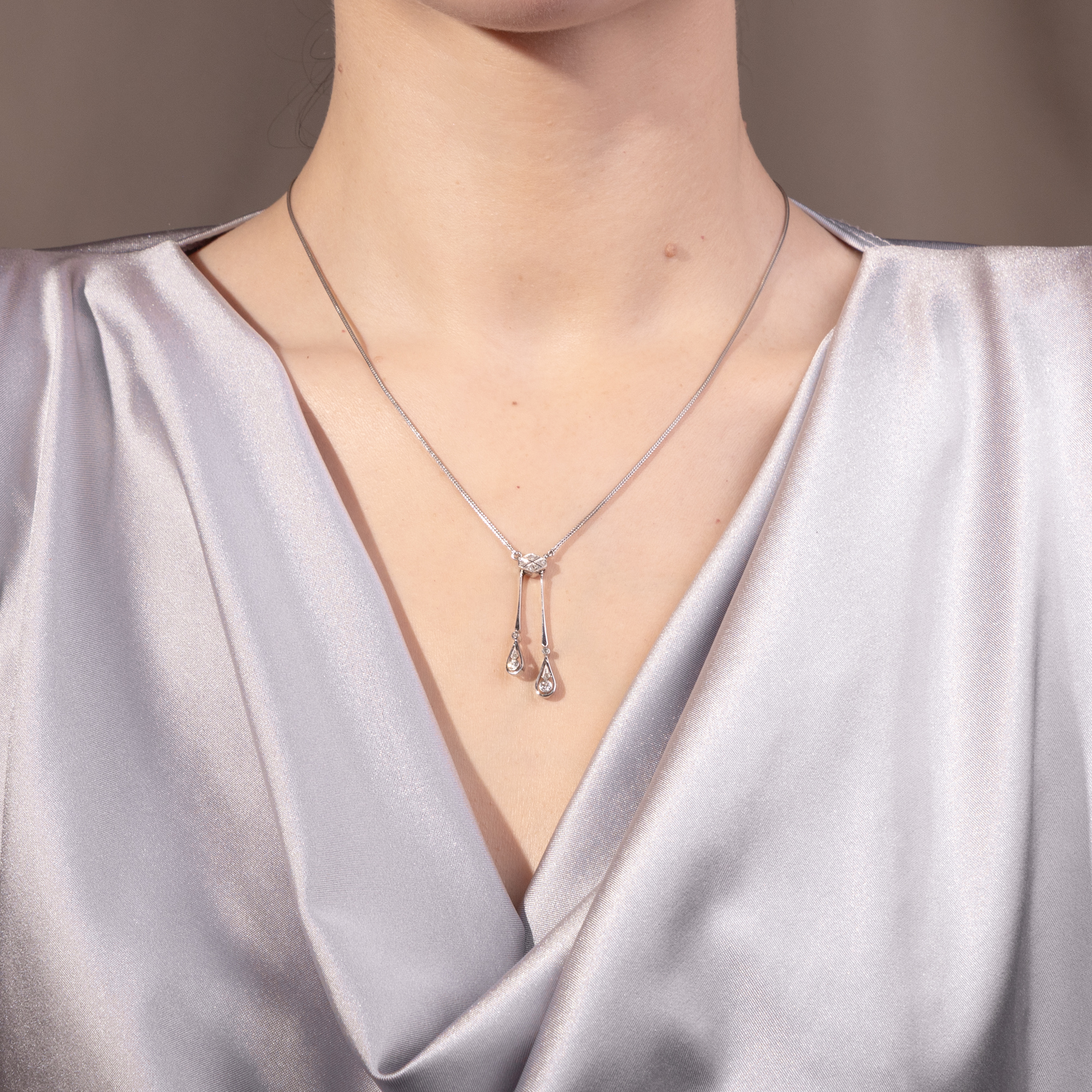 Elegante „Toi-et-Moi“-Lavalière mit Diamanten, Belle Époque um 1905 Elegante „Toi-et-Moi“-Lavalière mit Diamanten, Belle Époque um 1905