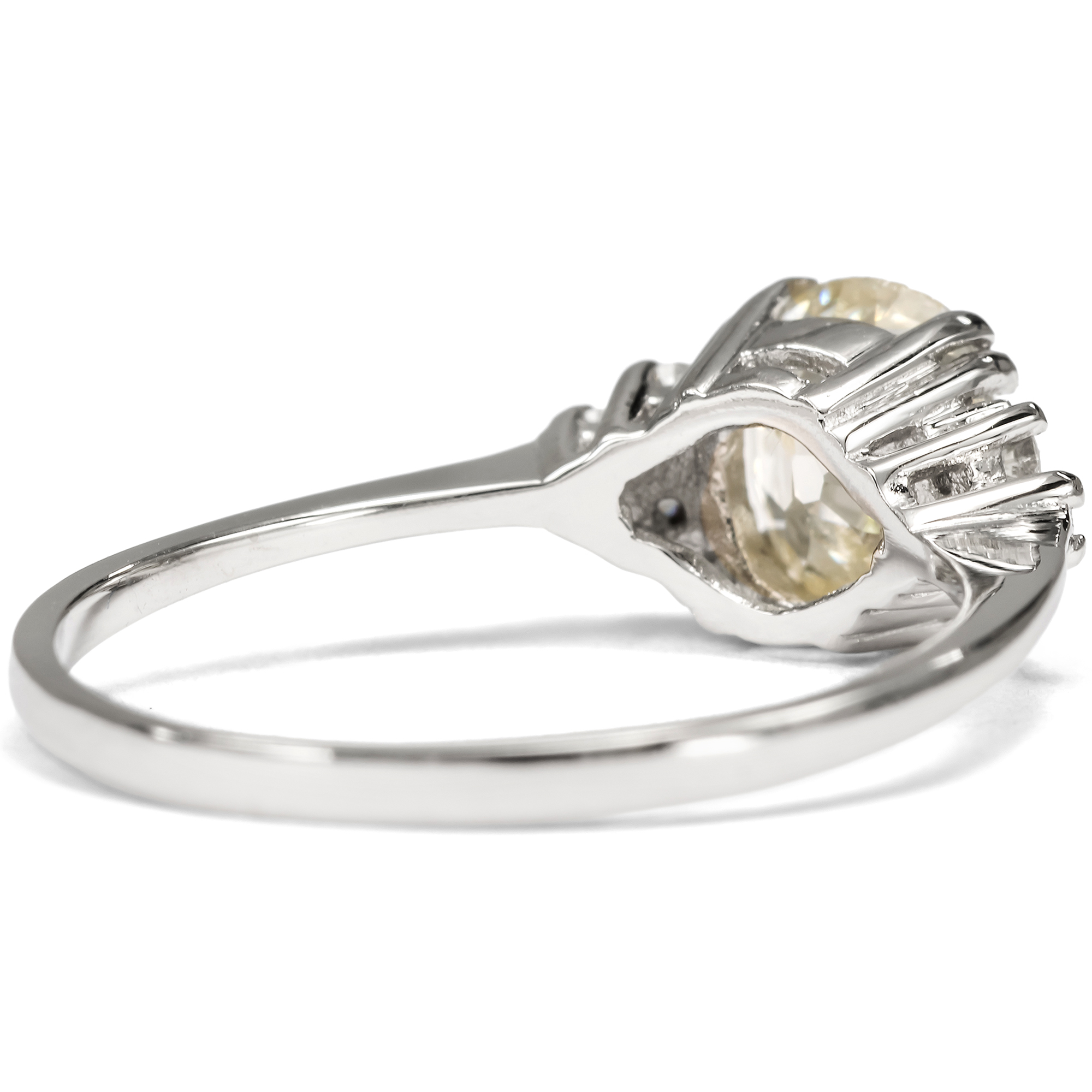 Feiner Ring mit antikem 1,17 ct „Old Mine Cut“ Diamant in Platin, aus unserer Werkstatt Feiner Ring mit antikem 1,17 ct „Old Mine Cut“ Diamant in Platin, aus unserer Werkstatt