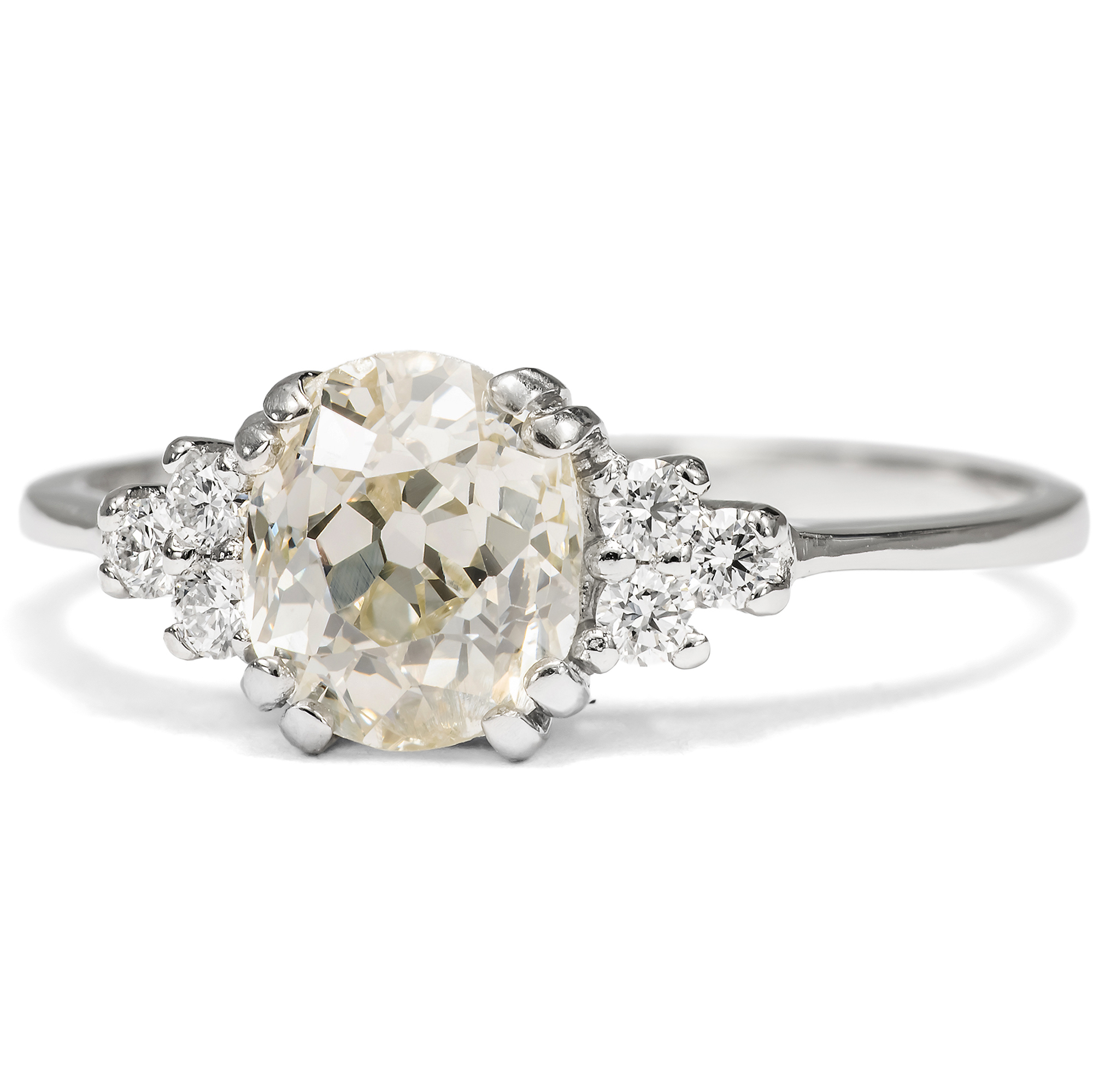 Feiner Ring mit antikem 1,17 ct „Old Mine Cut“ Diamant in Platin, aus unserer Werkstatt Feiner Ring mit antikem 1,17 ct „Old Mine Cut“ Diamant in Platin, aus unserer Werkstatt