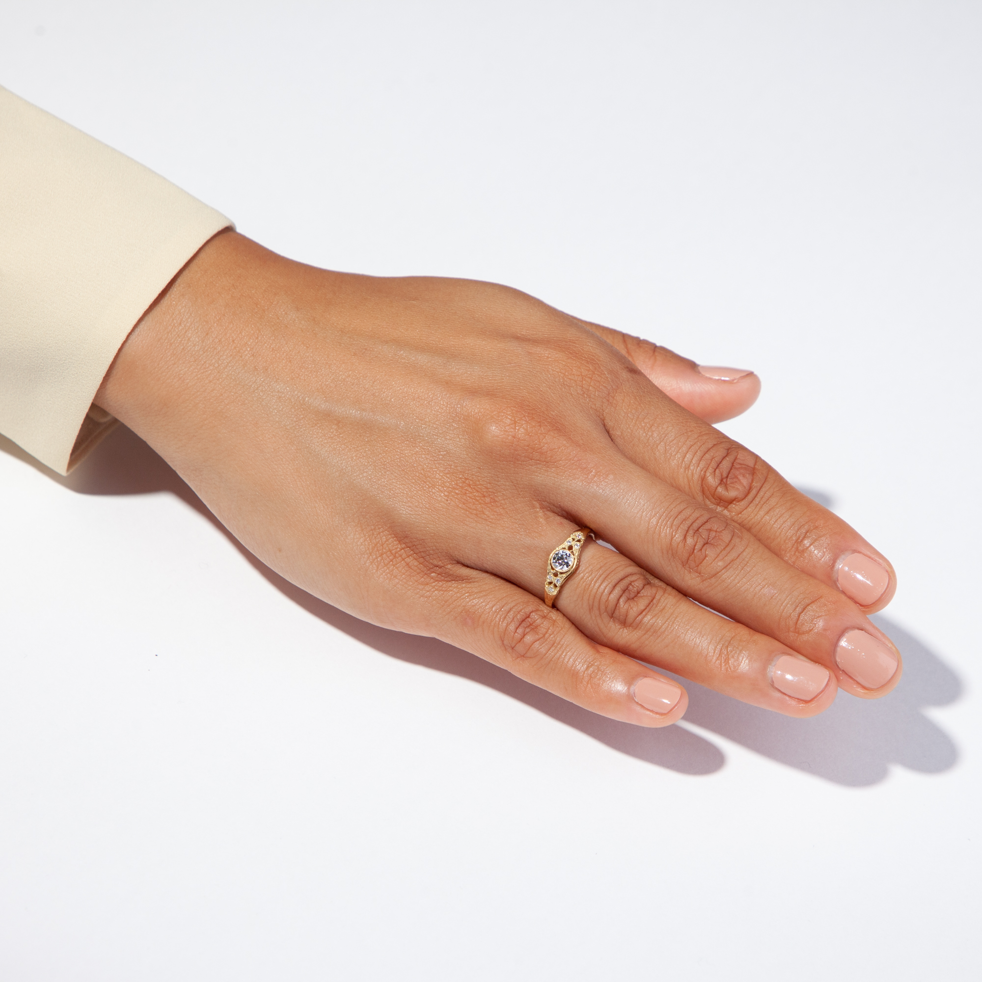 Ungetragener Ring mit lupenreinem 0,30 ct GIA Brillant in Gold aus unserer Werkstatt Ungetragener Ring mit lupenreinem 0,30 ct GIA Brillant in Gold aus unserer Werkstatt