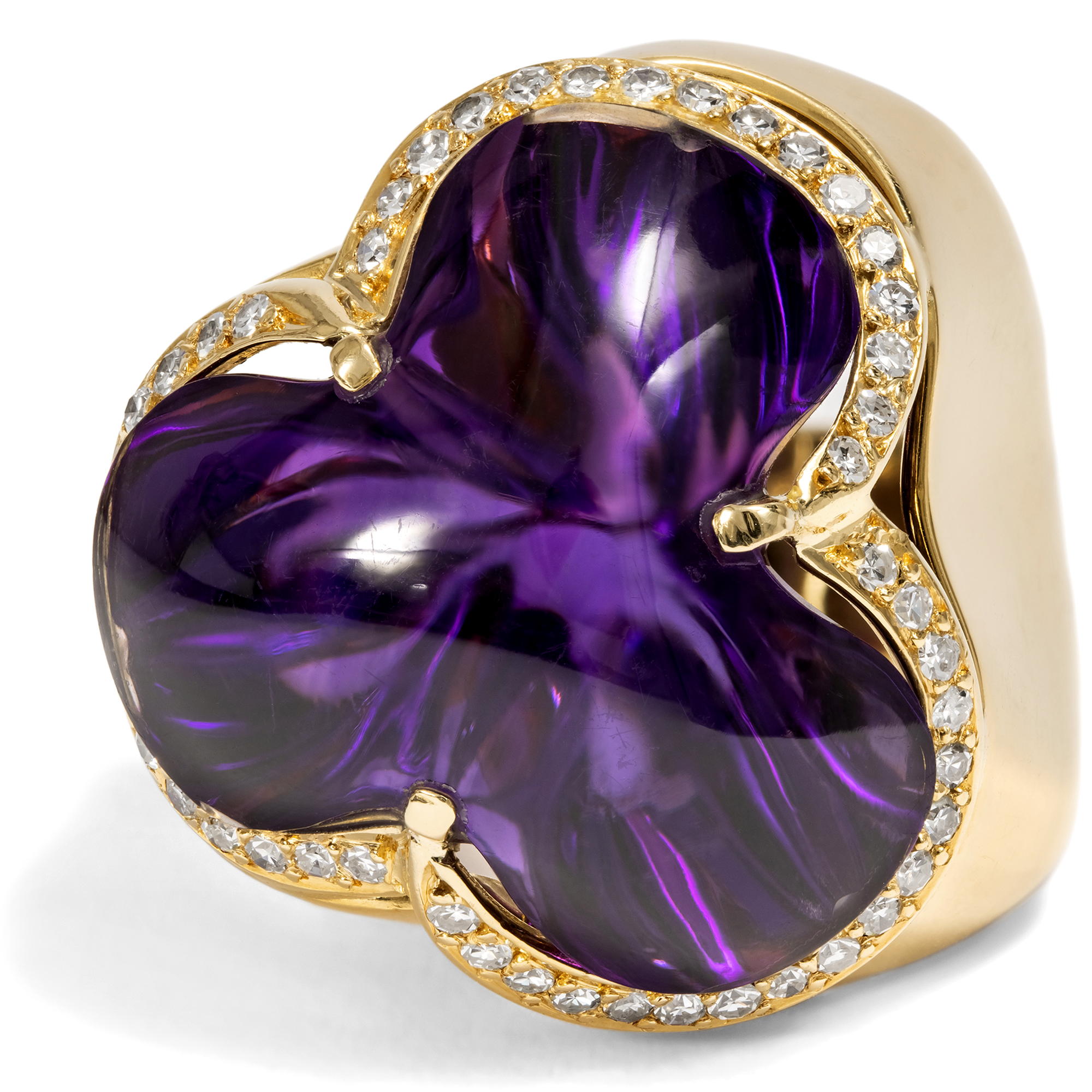 Opulent Ring with a Trefoil-Set Amethyst and Brilliant-Cut Diamonds in Gold, circa 1985 Opulent Ring with a Trefoil-Set Amethyst and Brilliant-Cut Diamonds in Gold, circa 1985