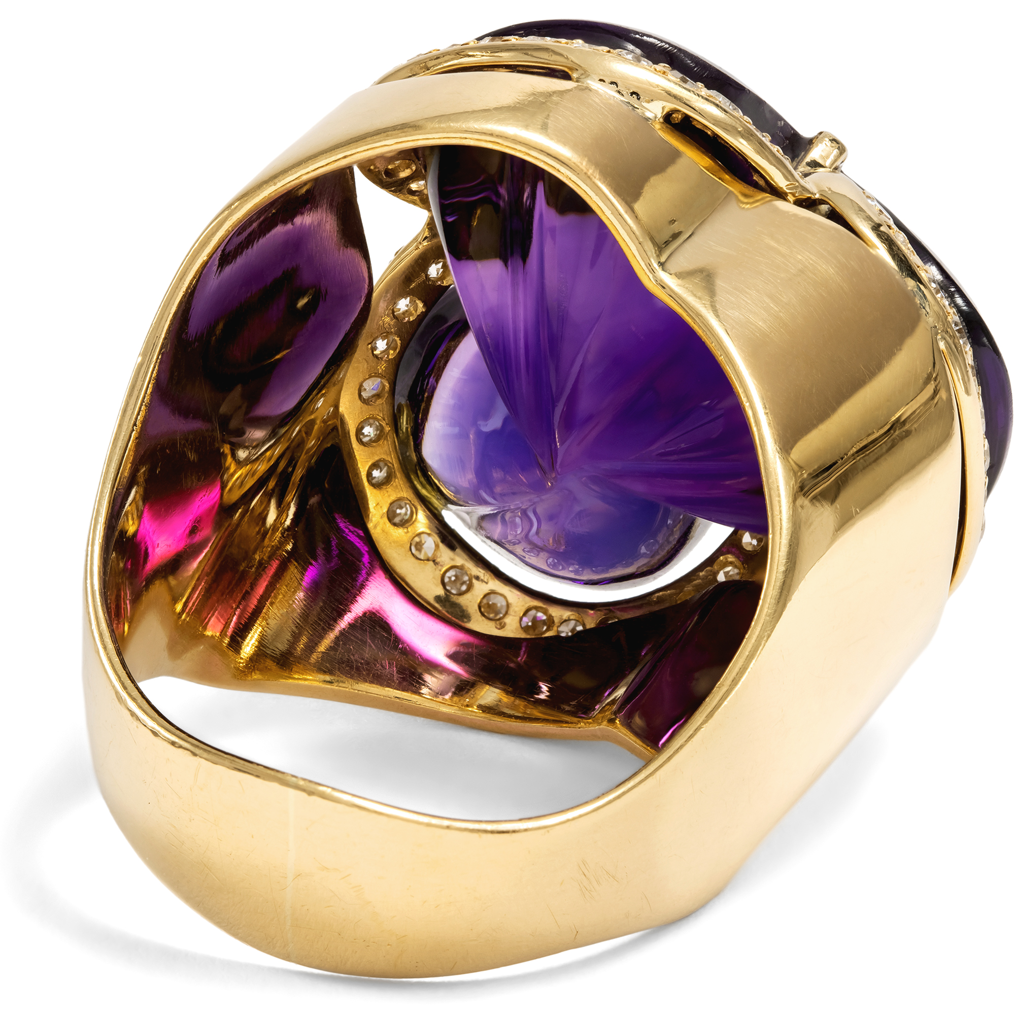 Opulent Ring with a Trefoil-Set Amethyst and Brilliant-Cut Diamonds in Gold, circa 1985 Opulent Ring with a Trefoil-Set Amethyst and Brilliant-Cut Diamonds in Gold, circa 1985