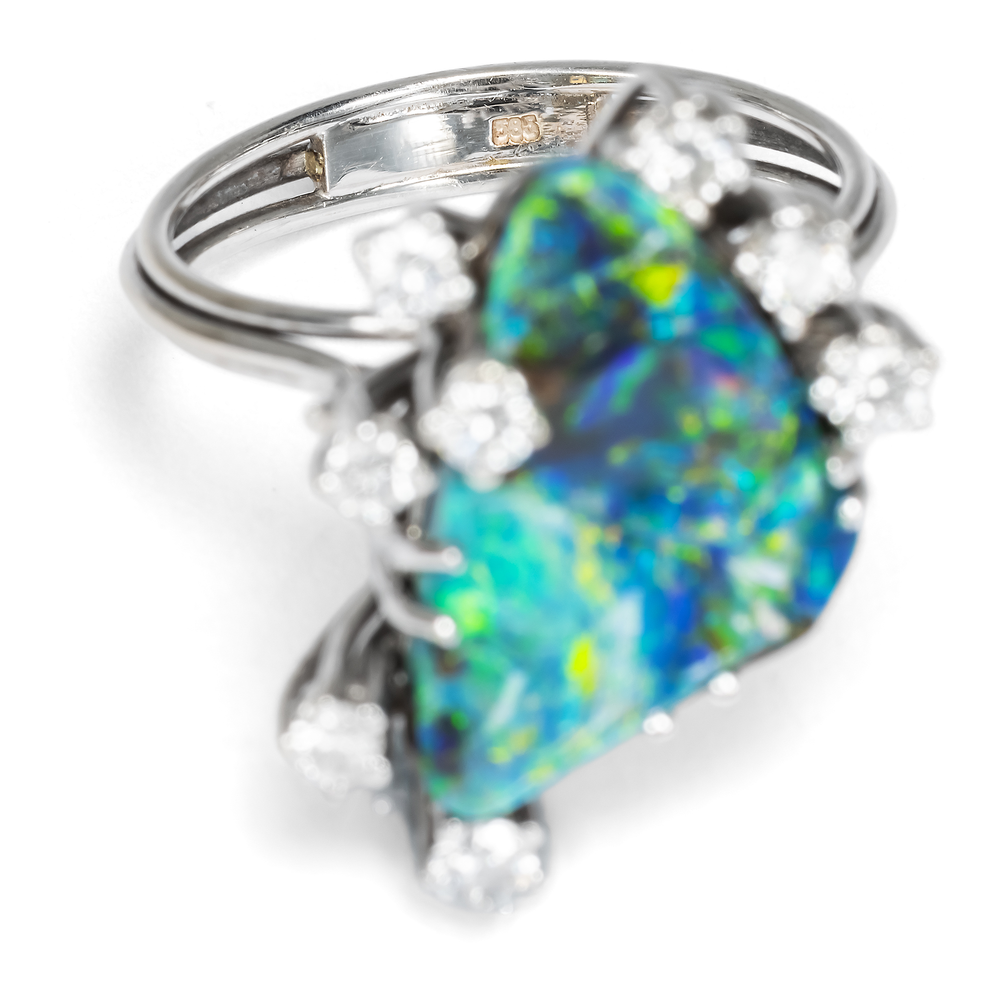 Vintage Ring mit Schwarzopal & Diamanten in Weißgold, um 1985 Vintage Ring mit Schwarzopal & Diamanten in Weißgold, um 1985