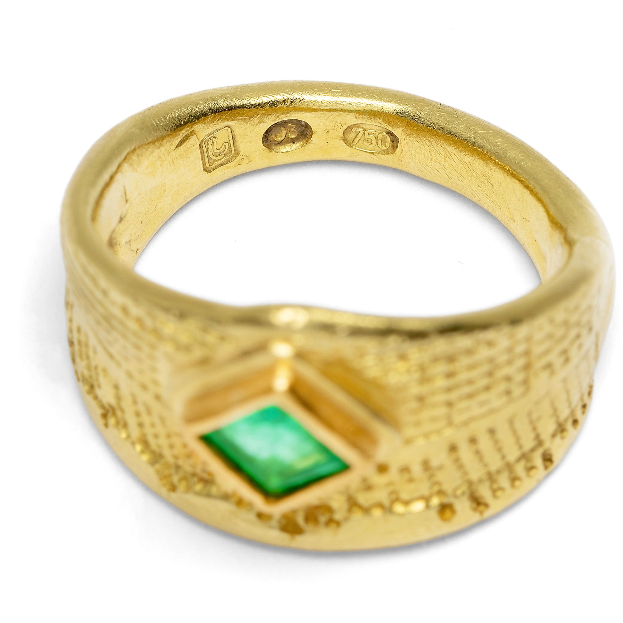 Edler vintage Ring mit Smaragd in hochkarätigem Gold, um 1995 Edler vintage Ring mit Smaragd in hochkarätigem Gold, um 1995