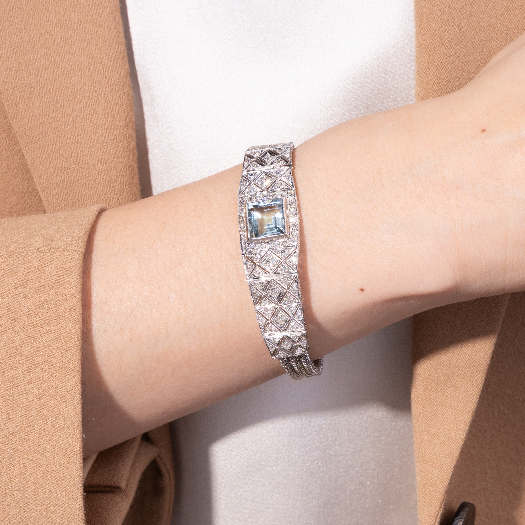 Hochwertiges Armband mit Diamanten & Aquamarin, Art Déco um 1930 und später Hochwertiges Armband mit Diamanten & Aquamarin, Art Déco um 1930 und später
