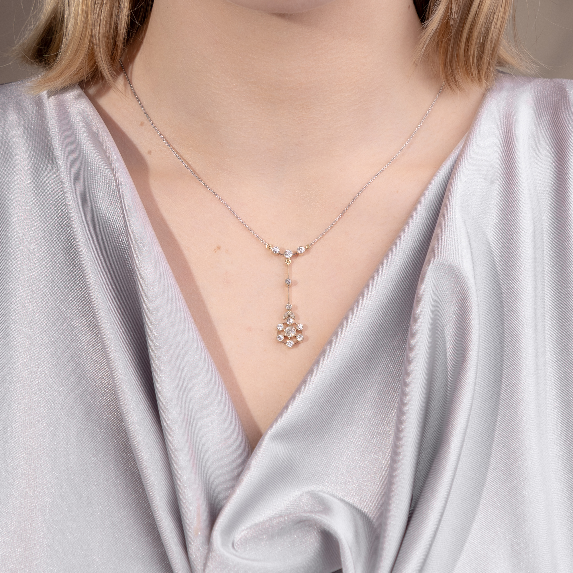Zauberhaftes Collier as Gold und Platin mit Diamanten im Altschliff, um 1910 Zauberhaftes Collier as Gold und Platin mit Diamanten im Altschliff, um 1910