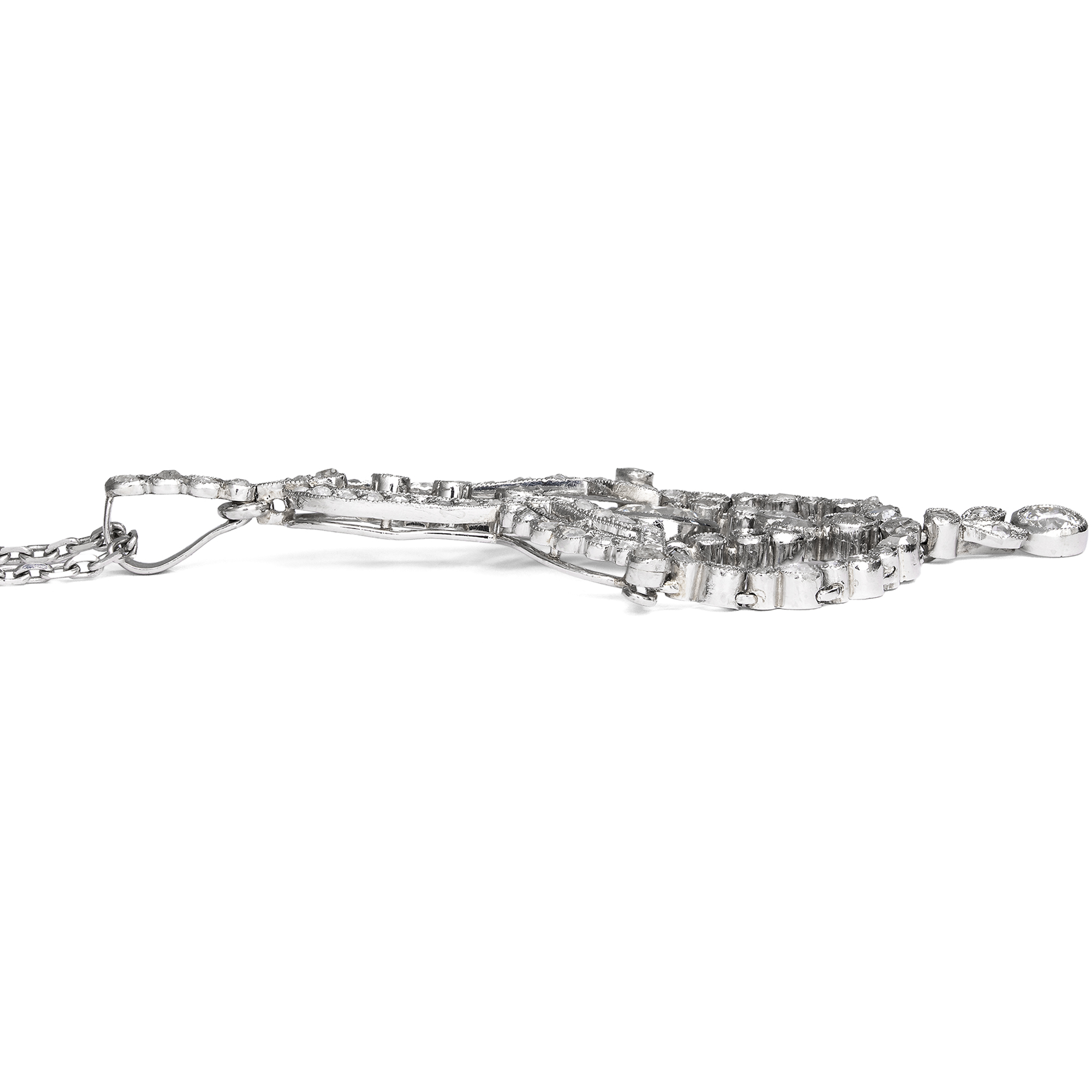 Filigraner Anhänger der Belle Époque mit Diamanten in Platin, um 1915 Filigraner Anhänger der Belle Époque mit Diamanten in Platin, um 1915