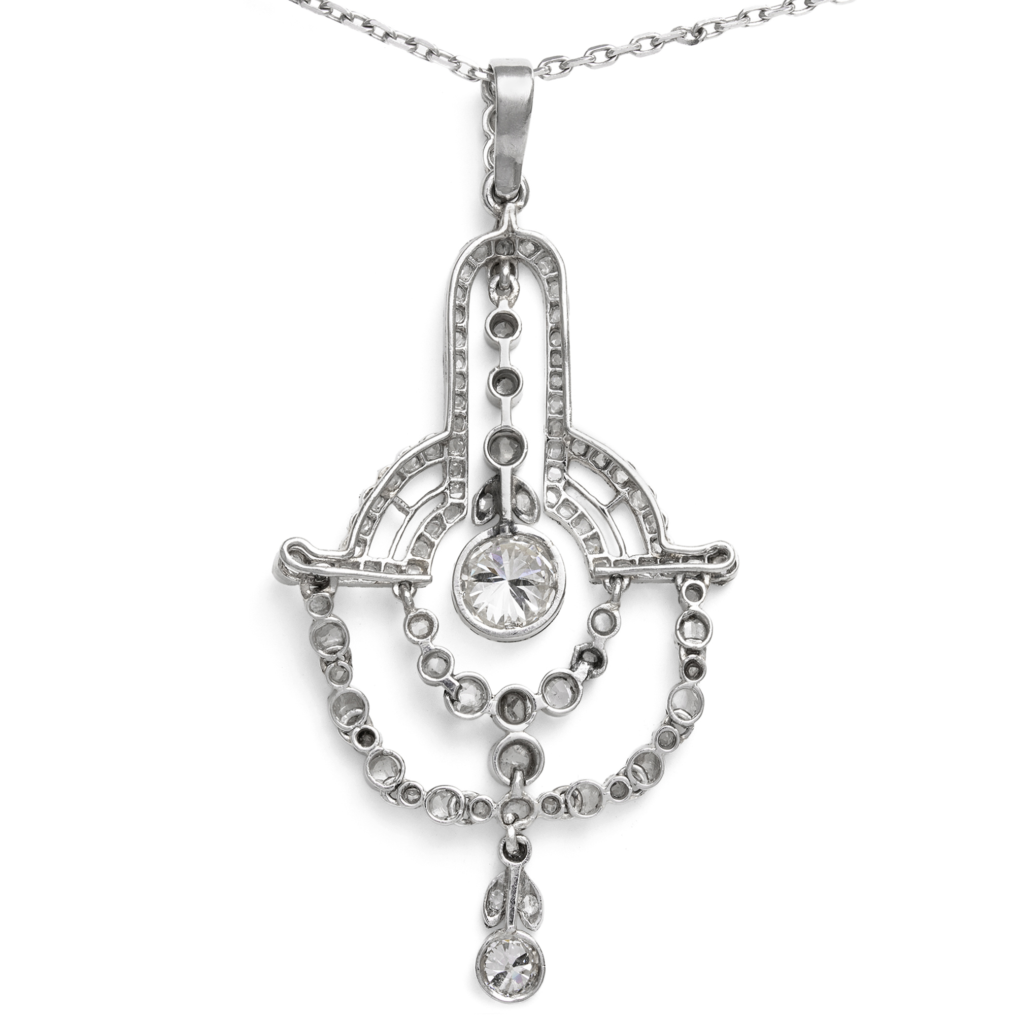 Filigraner Anhänger der Belle Époque mit Diamanten in Platin, um 1915 Filigraner Anhänger der Belle Époque mit Diamanten in Platin, um 1915