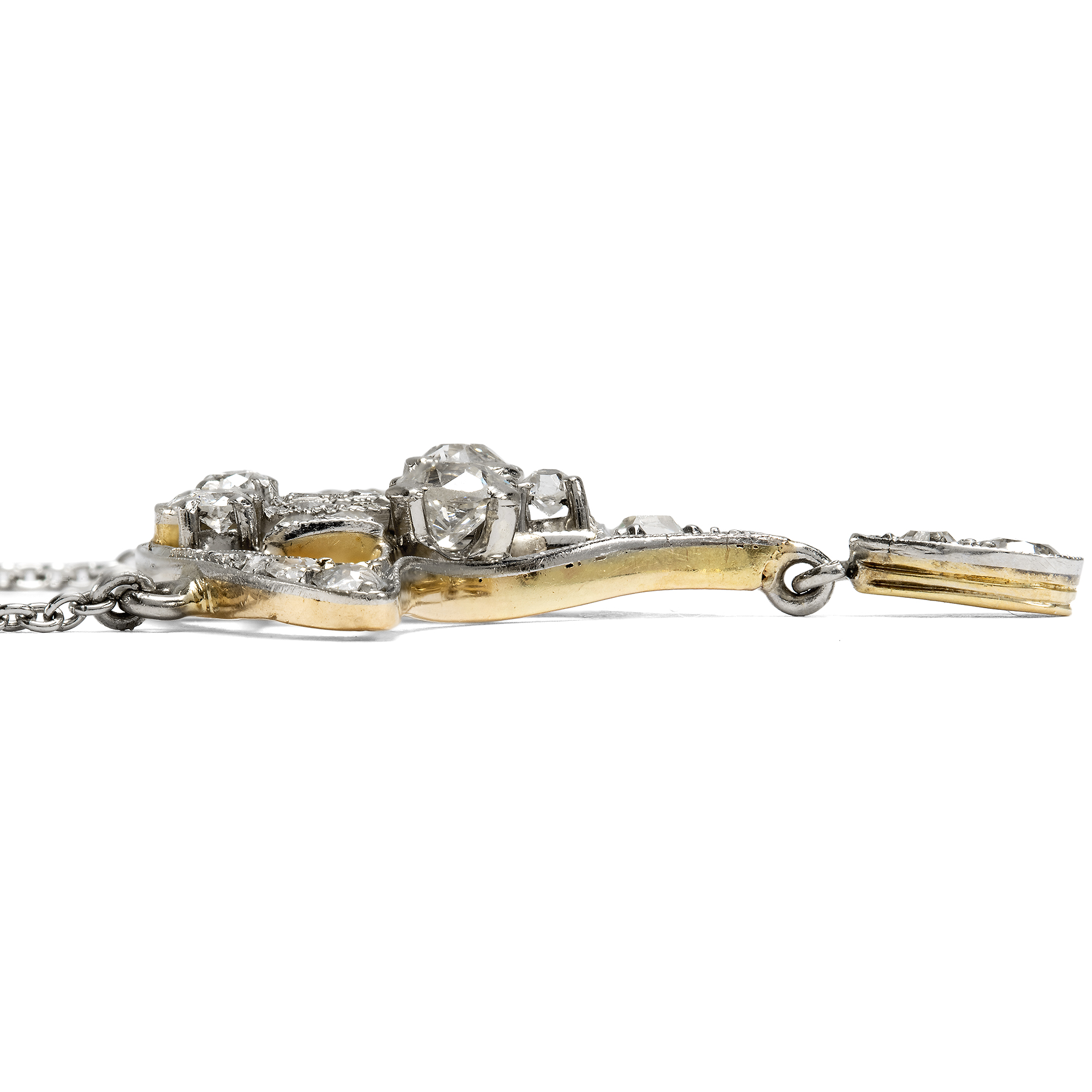 Elegantes Jugendstil-Collier mit Diamanten in Platin, um 1900 und später Elegantes Jugendstil-Collier mit Diamanten in Platin, um 1900 und später