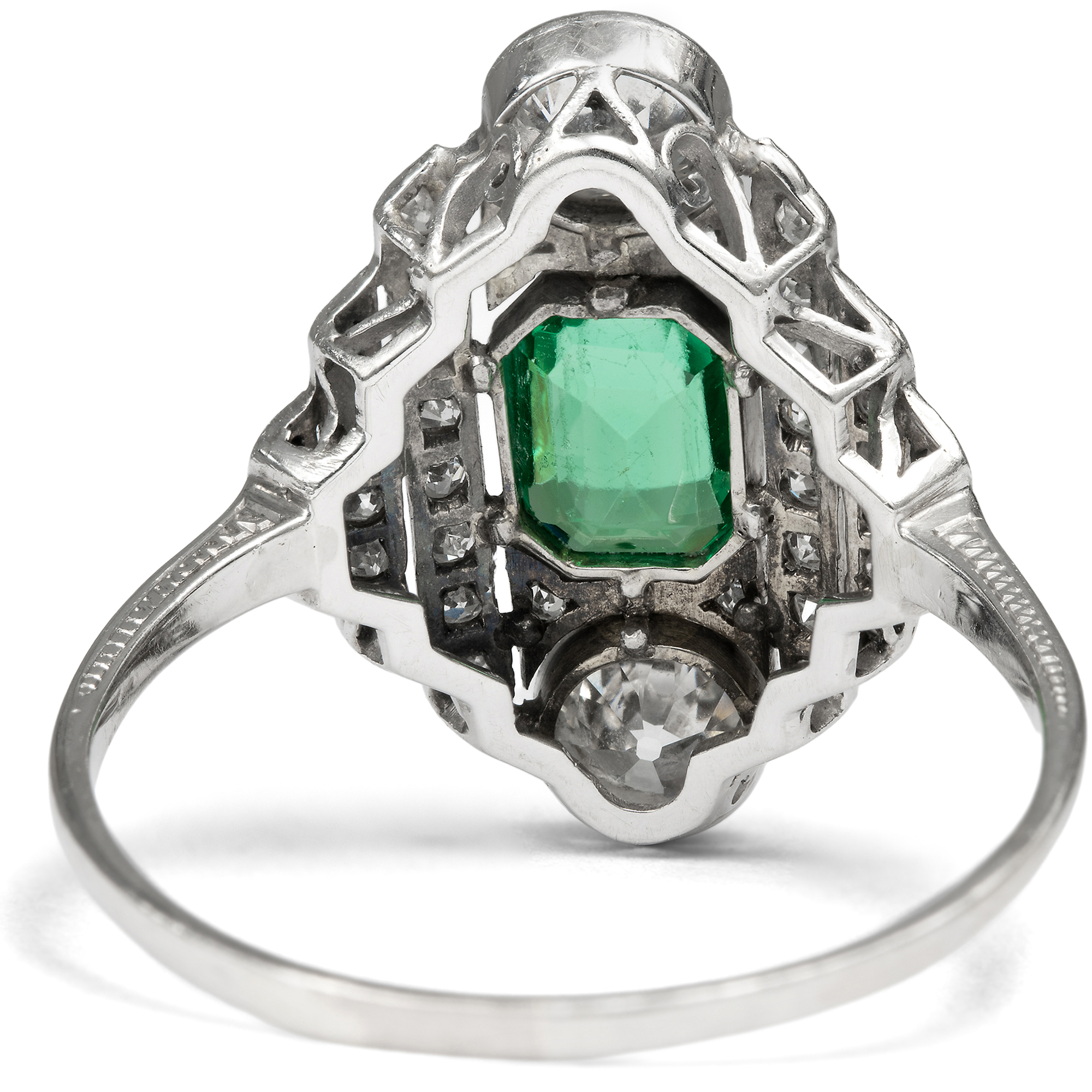 Eleganter Ring mit Smaragd & Diamanten in Platin, Art Déco um 1930 Eleganter Ring mit Smaragd & Diamanten in Platin, Art Déco um 1930