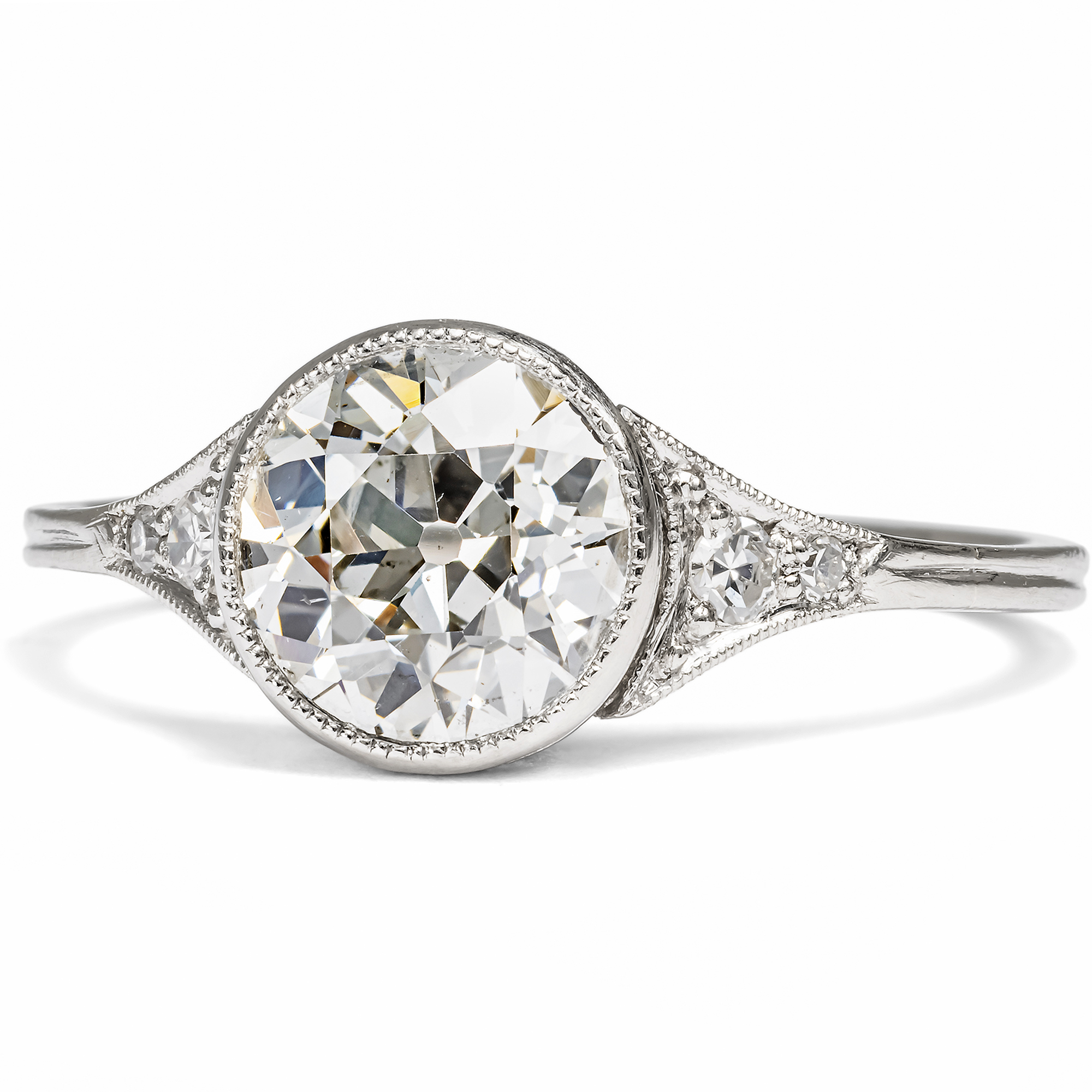 Antiker Verlobungsring mit 1,40 ct Diamant im Altschliff in Platin, um 1920 Antiker Verlobungsring mit 1,40 ct Diamant im Altschliff in Platin, um 1920
