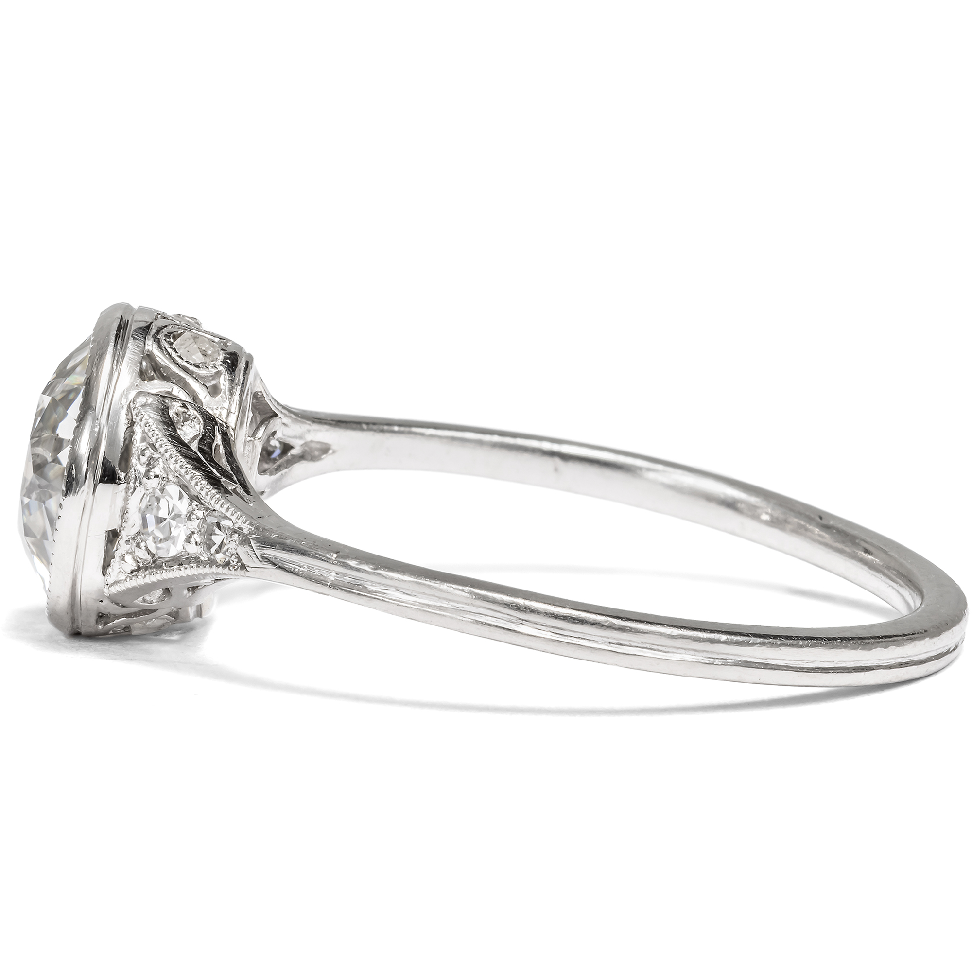 Antiker Verlobungsring mit 1,40 ct Diamant im Altschliff in Platin, um 1920 Antiker Verlobungsring mit 1,40 ct Diamant im Altschliff in Platin, um 1920