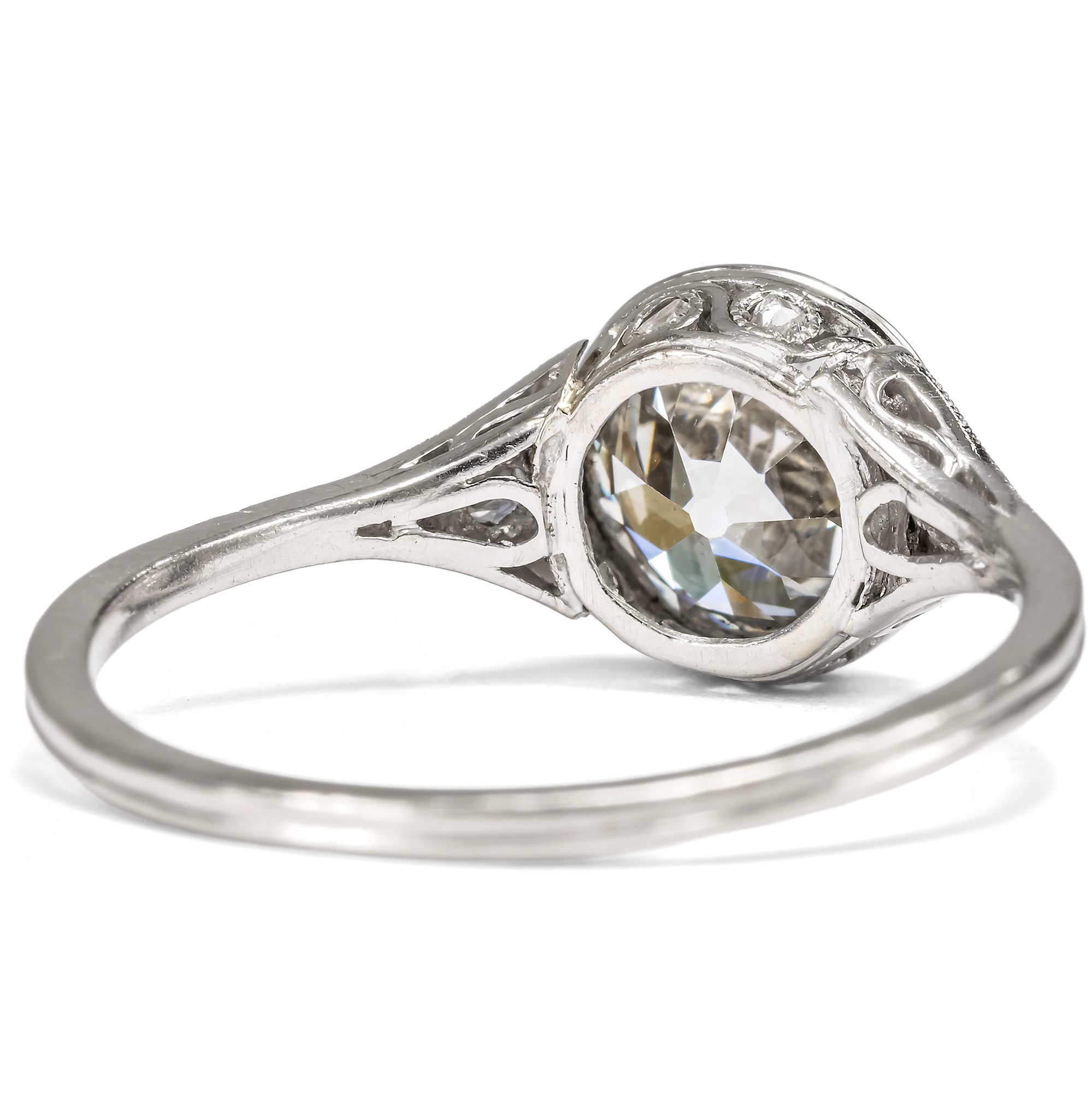Antiker Verlobungsring mit 1,40 ct Diamant im Altschliff in Platin, um 1920 Antiker Verlobungsring mit 1,40 ct Diamant im Altschliff in Platin, um 1920