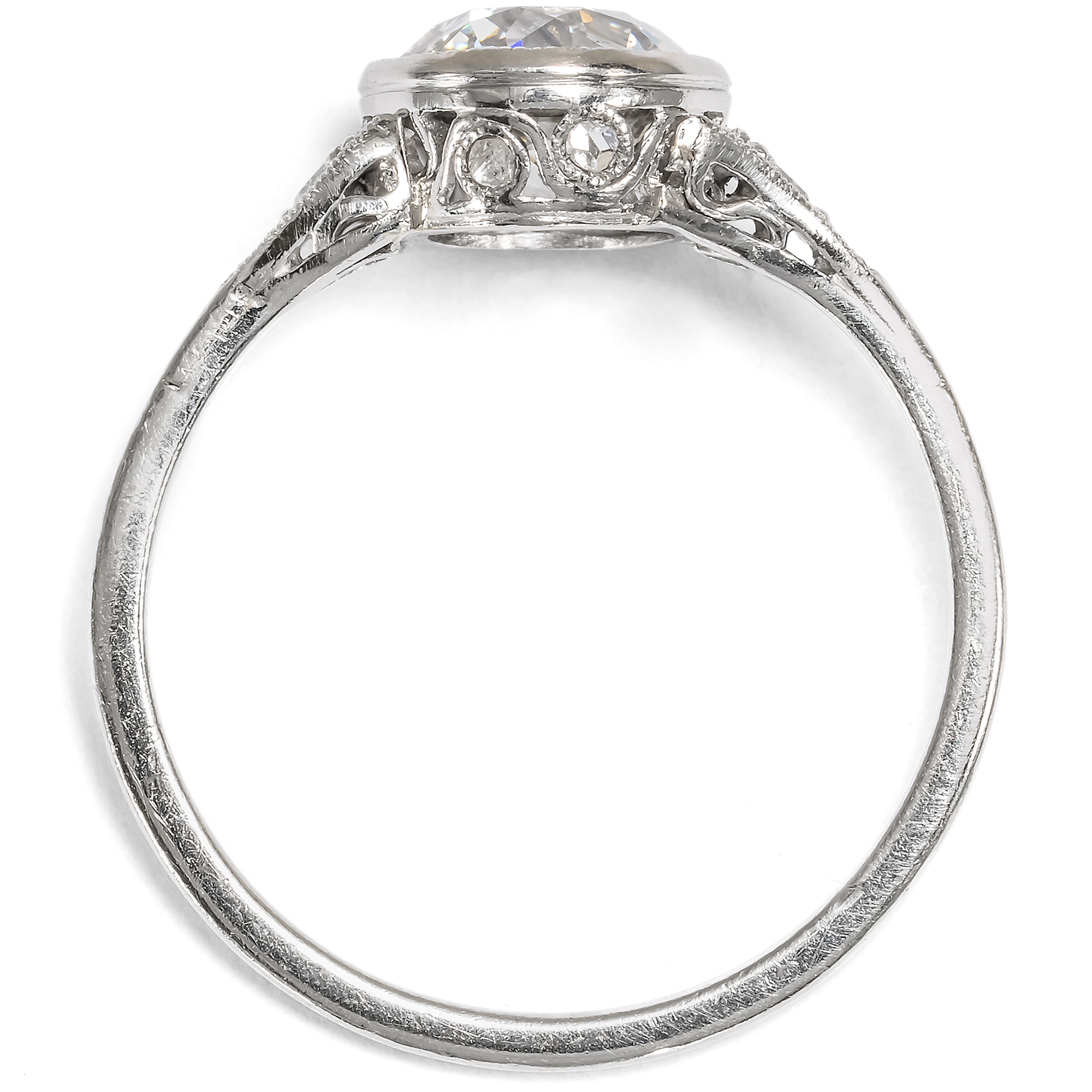 Antiker Verlobungsring mit 1,40 ct Diamant im Altschliff in Platin, um 1920 Antiker Verlobungsring mit 1,40 ct Diamant im Altschliff in Platin, um 1920