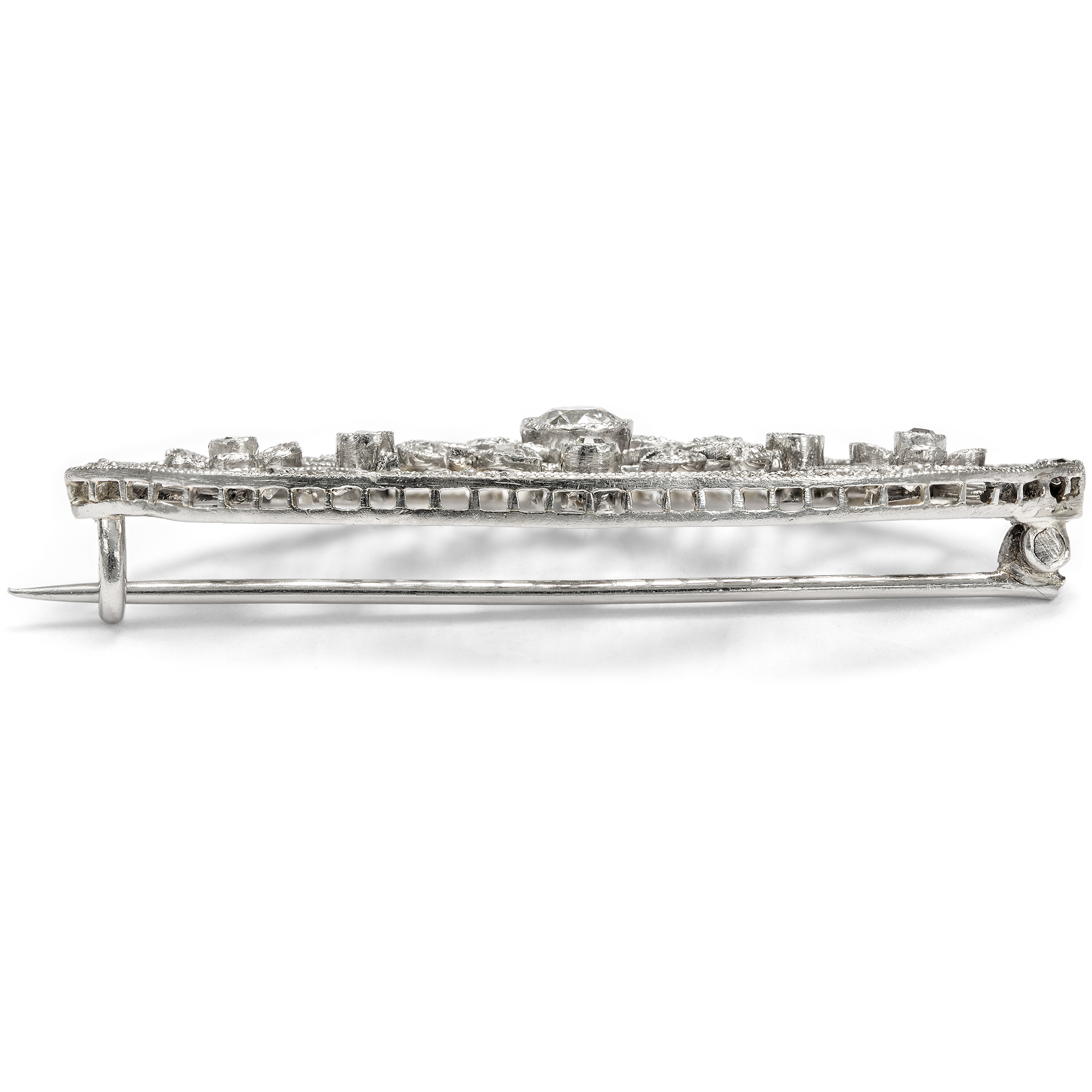 Ätherische Brosche im „Garland Style“ aus Platin & Diamanten, um 1910 Ätherische Brosche im „Garland Style“ aus Platin & Diamanten, um 1910
