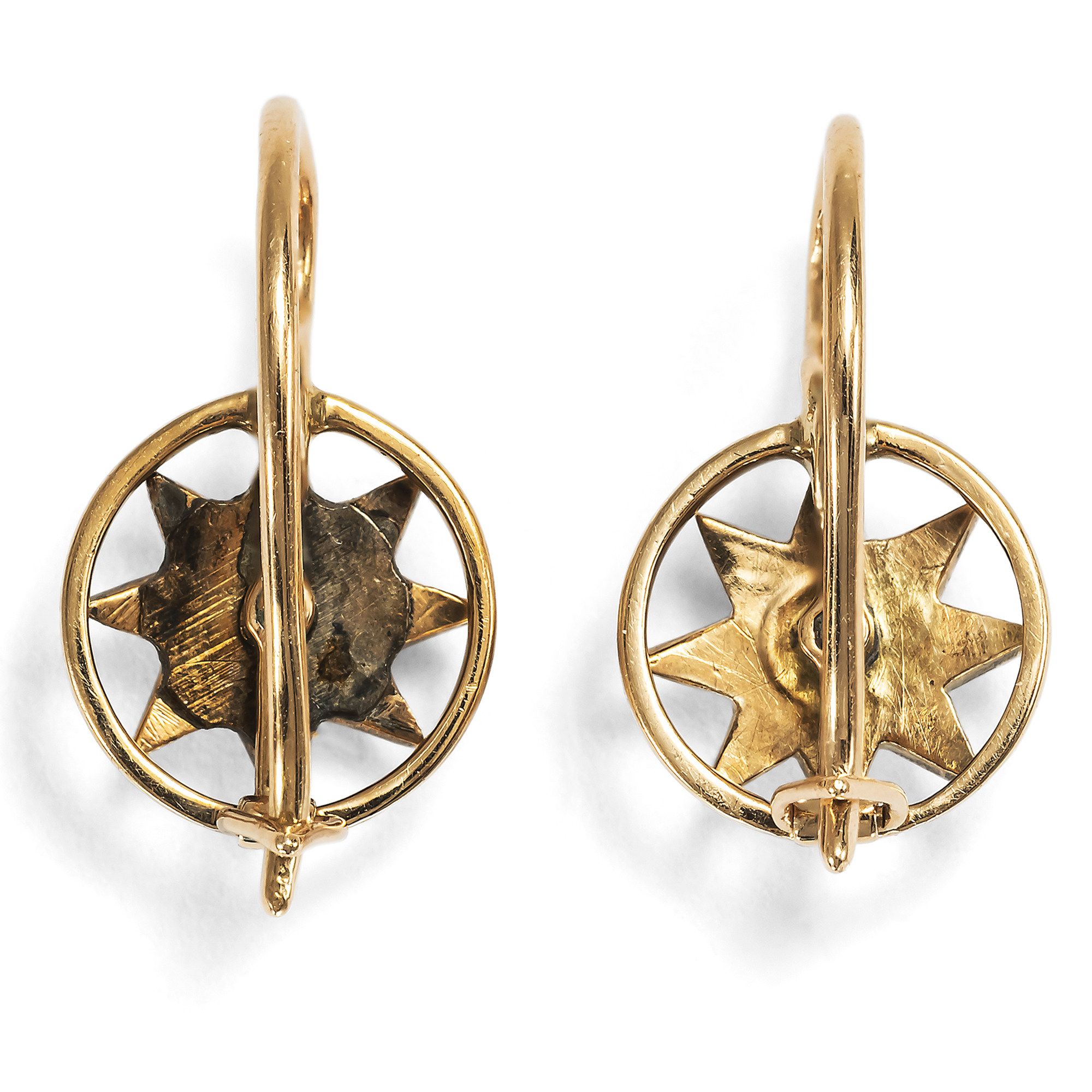 Niedliche Ohrringe mit synthetischen Rubinen in Gold, um 1930 Niedliche Ohrringe mit synthetischen Rubinen in Gold, um 1930
