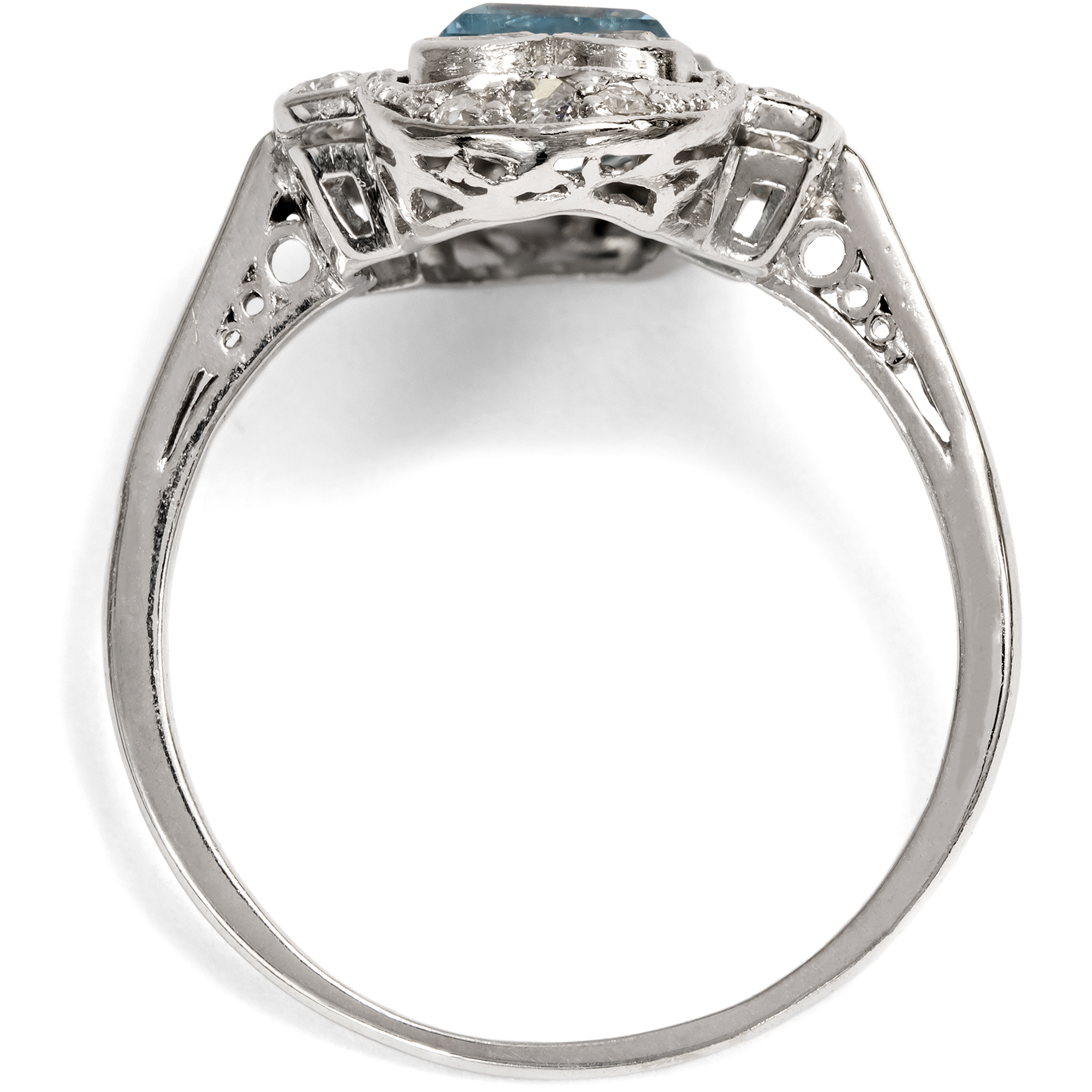 Eleganter Ring mit Aquamarin & Diamanten in Platin & Weißgold, um 1930 Eleganter Ring mit Aquamarin & Diamanten in Platin & Weißgold, um 1930