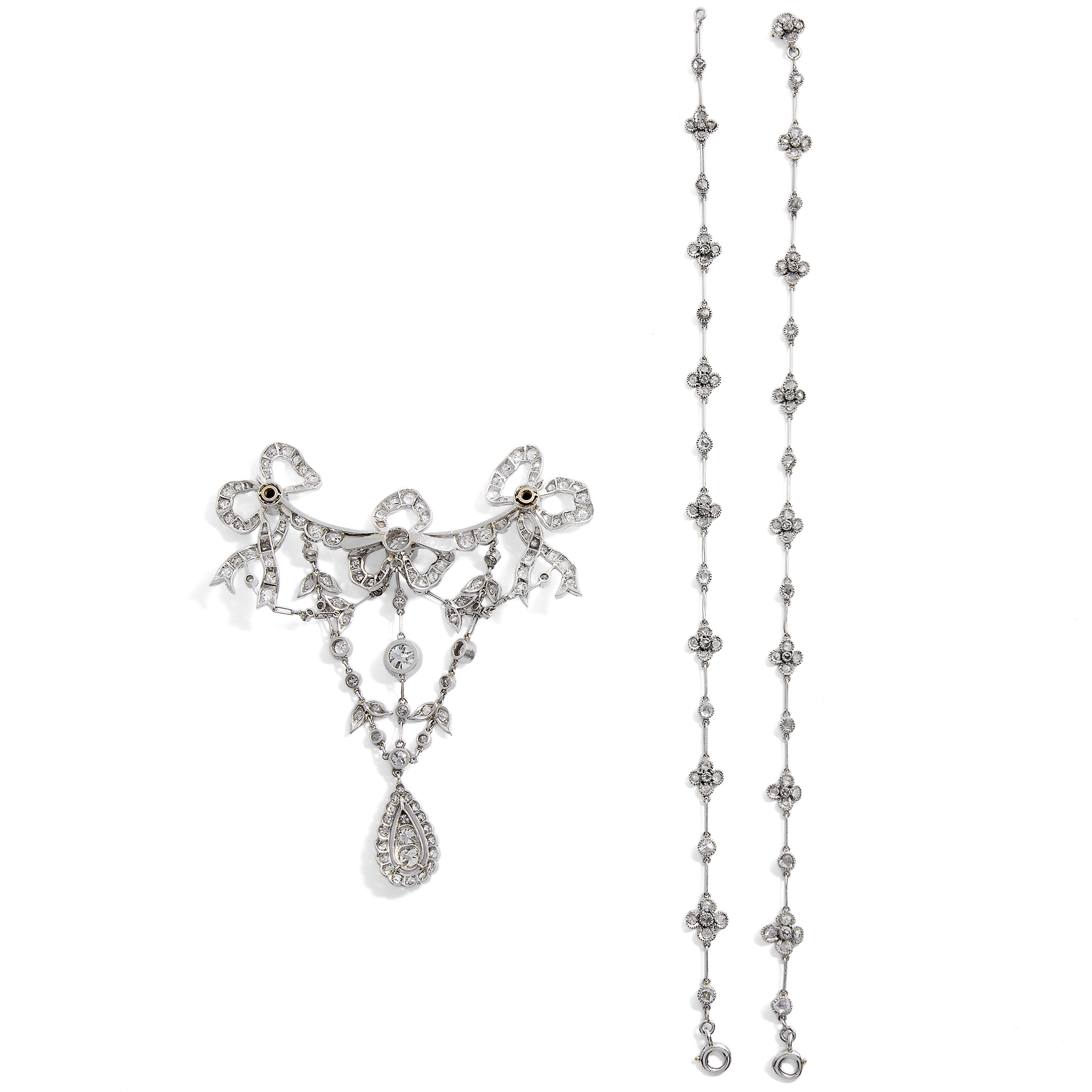 Raffiniertes Collier im Garland Style aus Diamanten in Platin, um 1905 Raffiniertes Collier im Garland Style aus Diamanten in Platin, um 1905