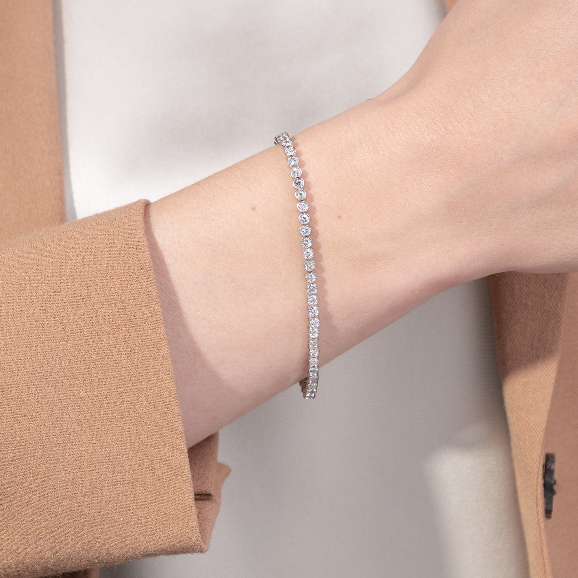 Vintage Armband mit 3,80 ct ct Brillanten in Platin, um 1985 Vintage Armband mit 3,80 ct ct Brillanten in Platin, um 1985