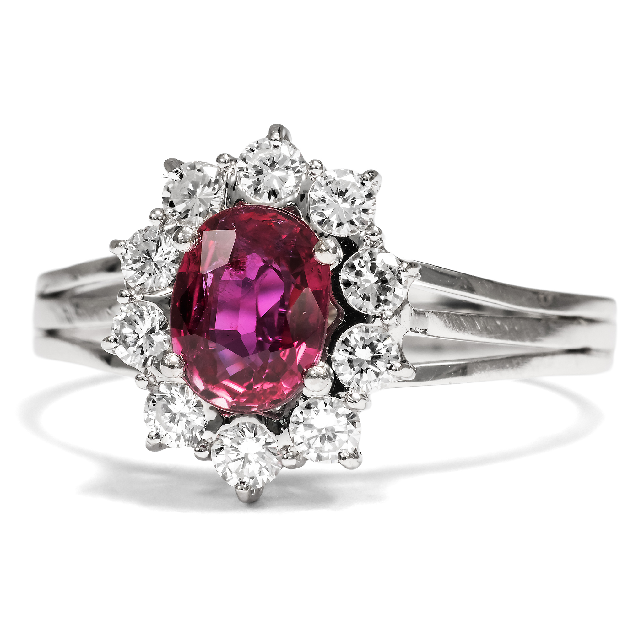 Schöner vintage Ring mit Rubin & Diamanten in Weißgold, Italien um 1980 Schöner vintage Ring mit Rubin & Diamanten in Weißgold, Italien um 1980