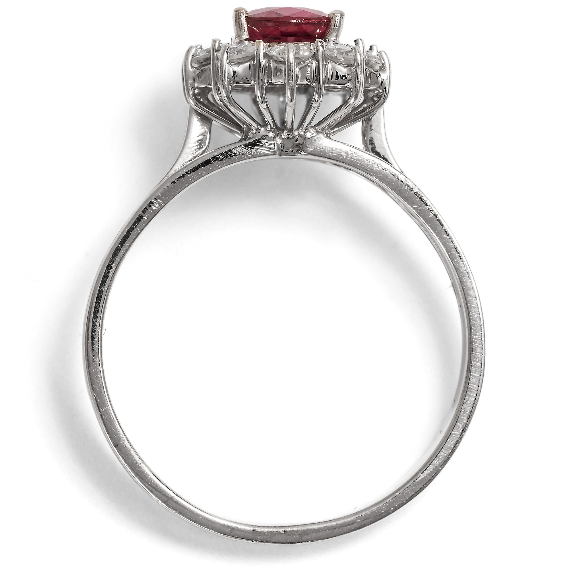 Schöner vintage Ring mit Rubin & Diamanten in Weißgold, Italien um 1980 Schöner vintage Ring mit Rubin & Diamanten in Weißgold, Italien um 1980