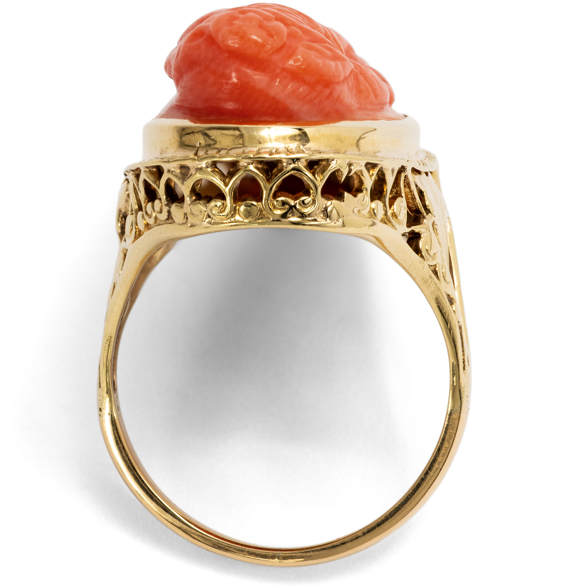 Antiker Ring mit Gemme aus Koralle der Göttin Flora in Gold, um 1910 Antiker Ring mit Gemme aus Koralle der Göttin Flora in Gold, um 1910