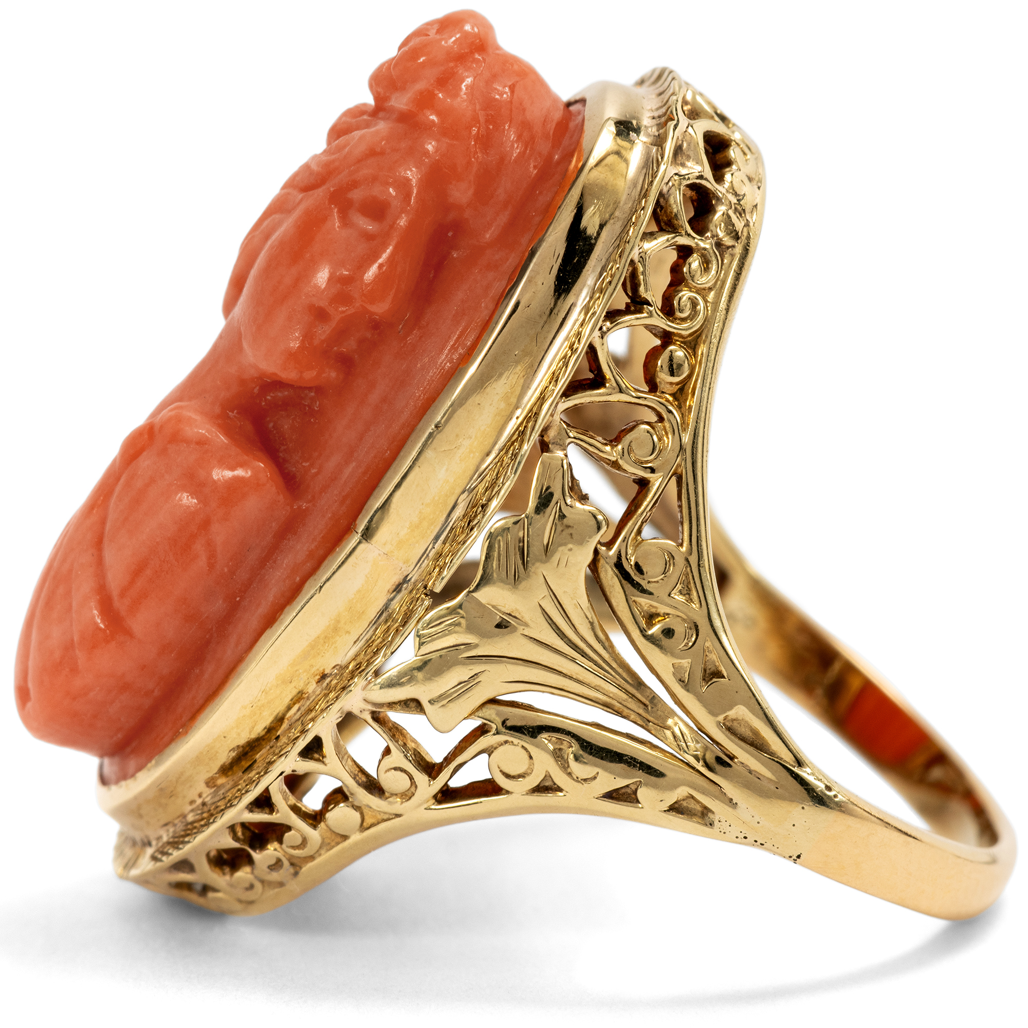 Antiker Ring mit Gemme aus Koralle der Göttin Flora in Gold, um 1910 Antiker Ring mit Gemme aus Koralle der Göttin Flora in Gold, um 1910