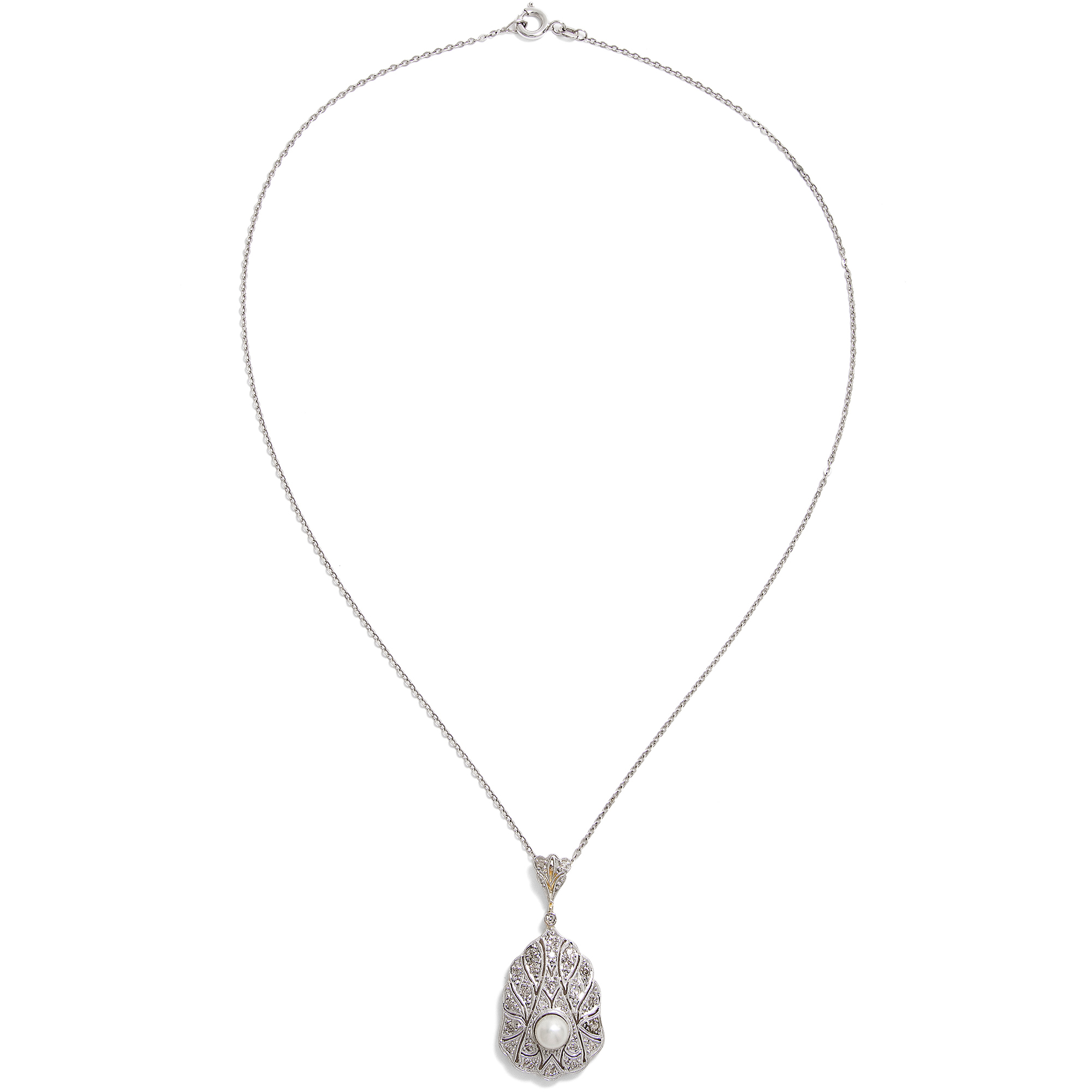 Antiker Anhänger mit Perle und Diamanten in Platin auf Gold, um 1930 Antiker Anhänger mit Perle und Diamanten in Platin auf Gold, um 1930