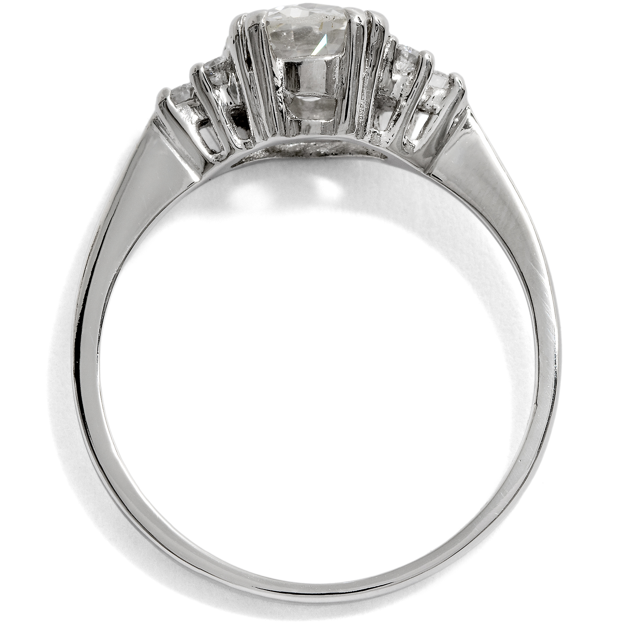 Feiner Ring mit antikem 1,03 ct „Old Mine Cut“ Diamant in Platin, aus unserer Werkstatt Feiner Ring mit antikem 1,03 ct „Old Mine Cut“ Diamant in Platin, aus unserer Werkstatt