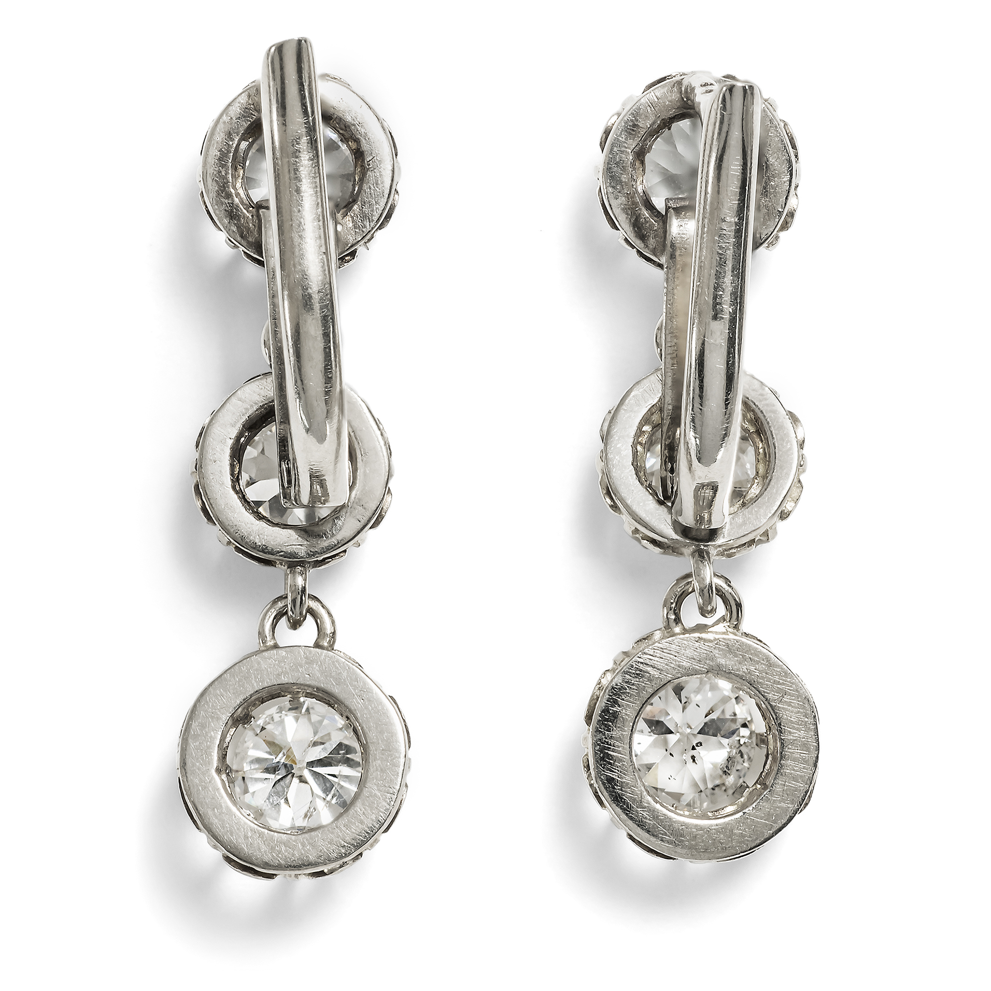 Antike Ohrringe mit 1,14 ct Diamanten im Altschliff in Weißgold, um 1920 Antike Ohrringe mit 1,14 ct Diamanten im Altschliff in Weißgold, um 1920