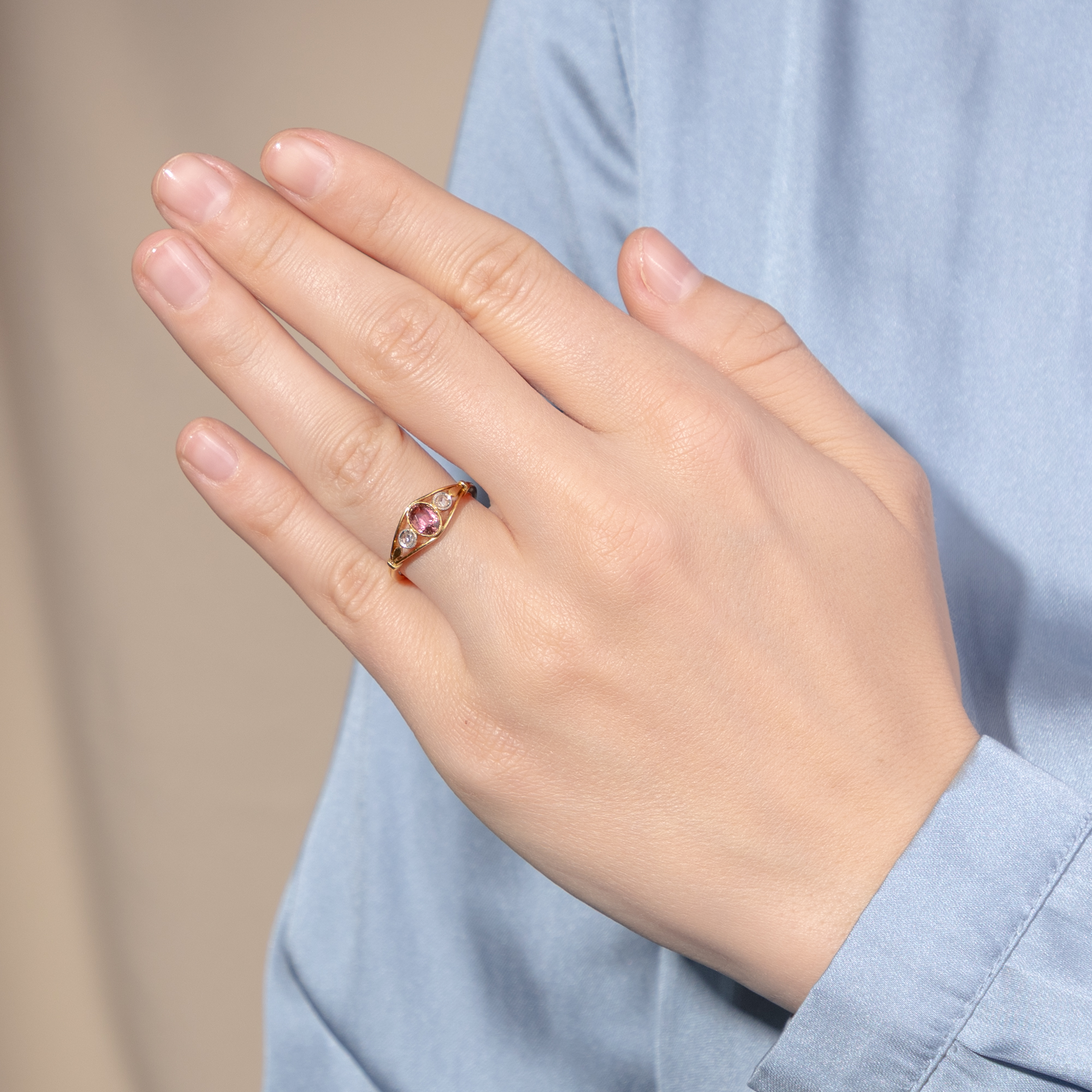 Zarter Ring mit Turmalin & Diamanten in Gold, Paris um 1910 Zarter Ring mit Turmalin & Diamanten in Gold, Paris um 1910