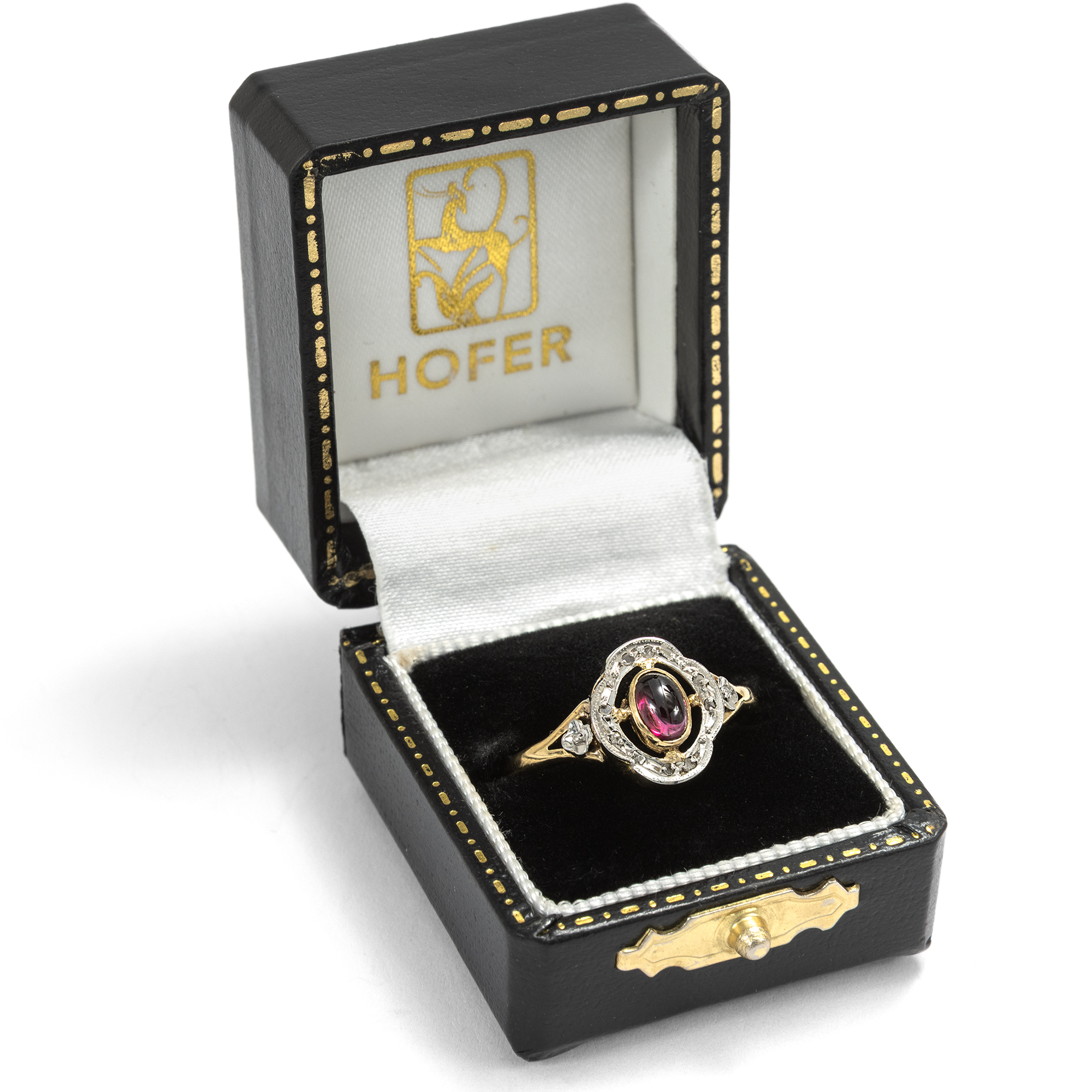 Zarter antiker Ring mit Granatcabochon und Diamantrosen, Frankreich um 1910 Zarter antiker Ring mit Granatcabochon und Diamantrosen, Frankreich um 1910
